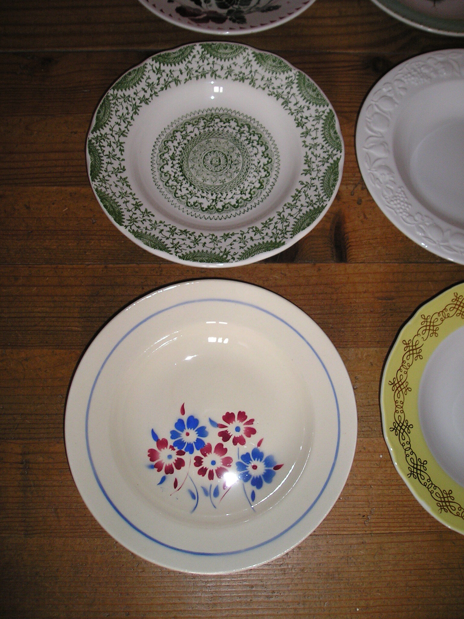 Set of 12 different hollow plates