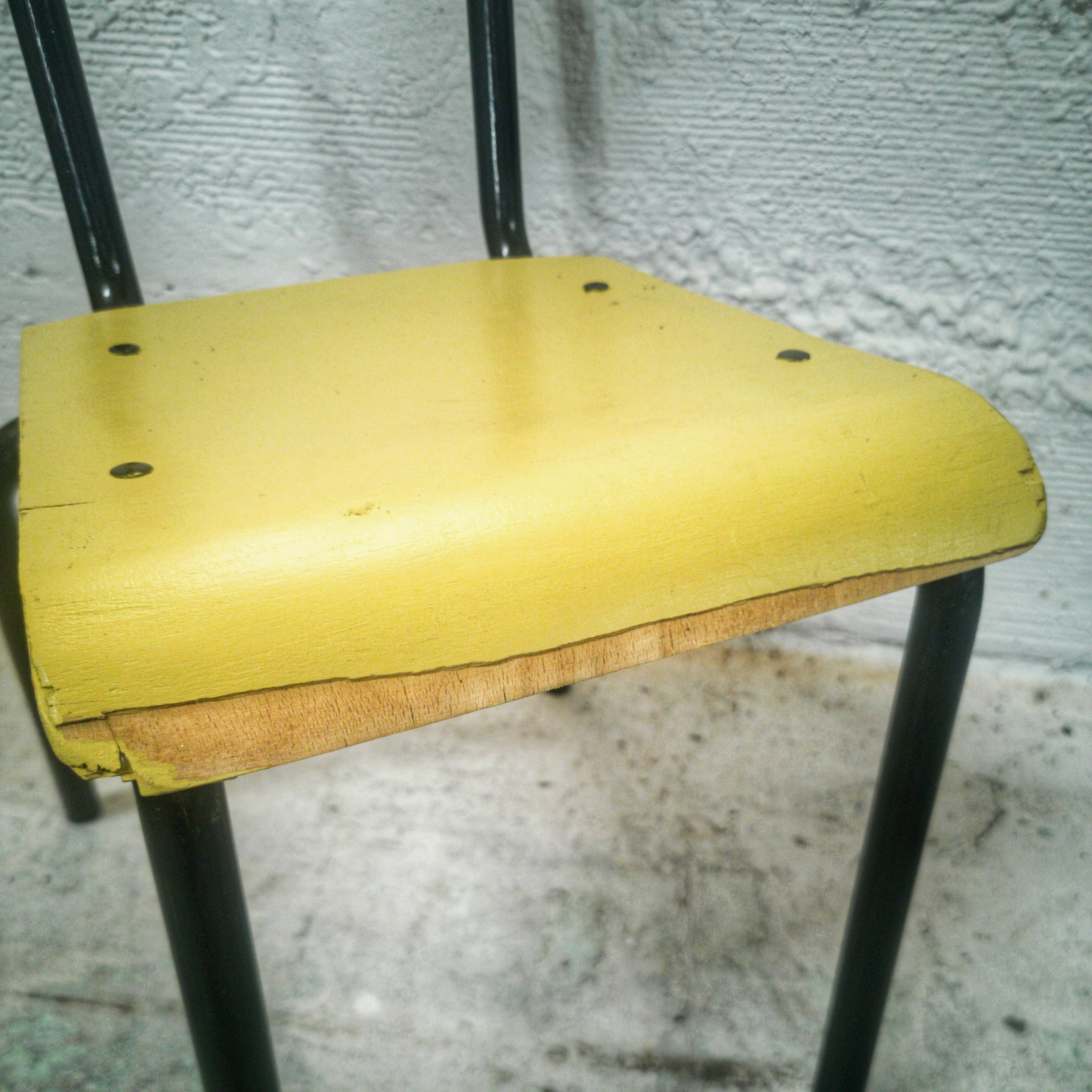 Chaise d'écolier vintage