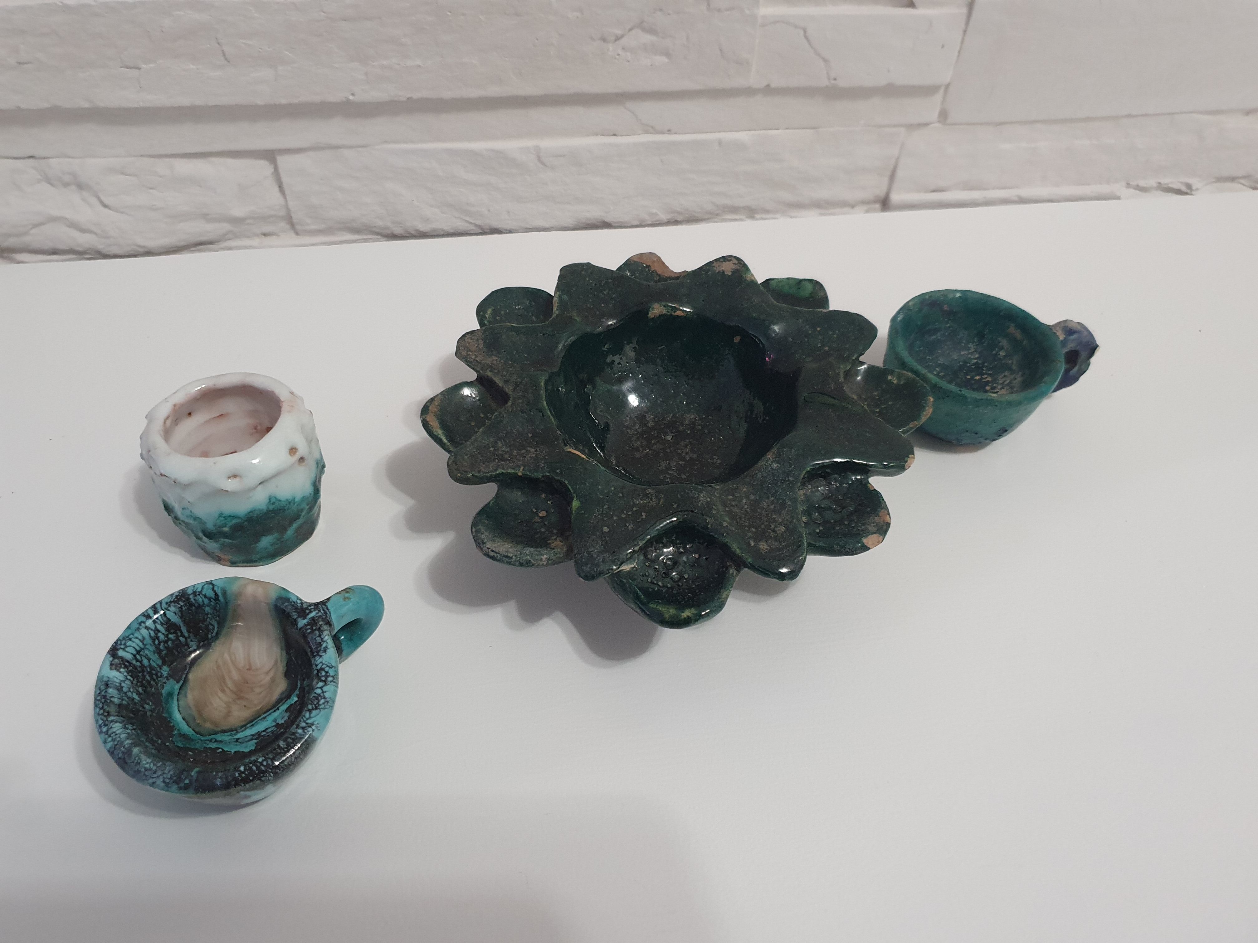 Ceramic lot signed Alice Colonieu