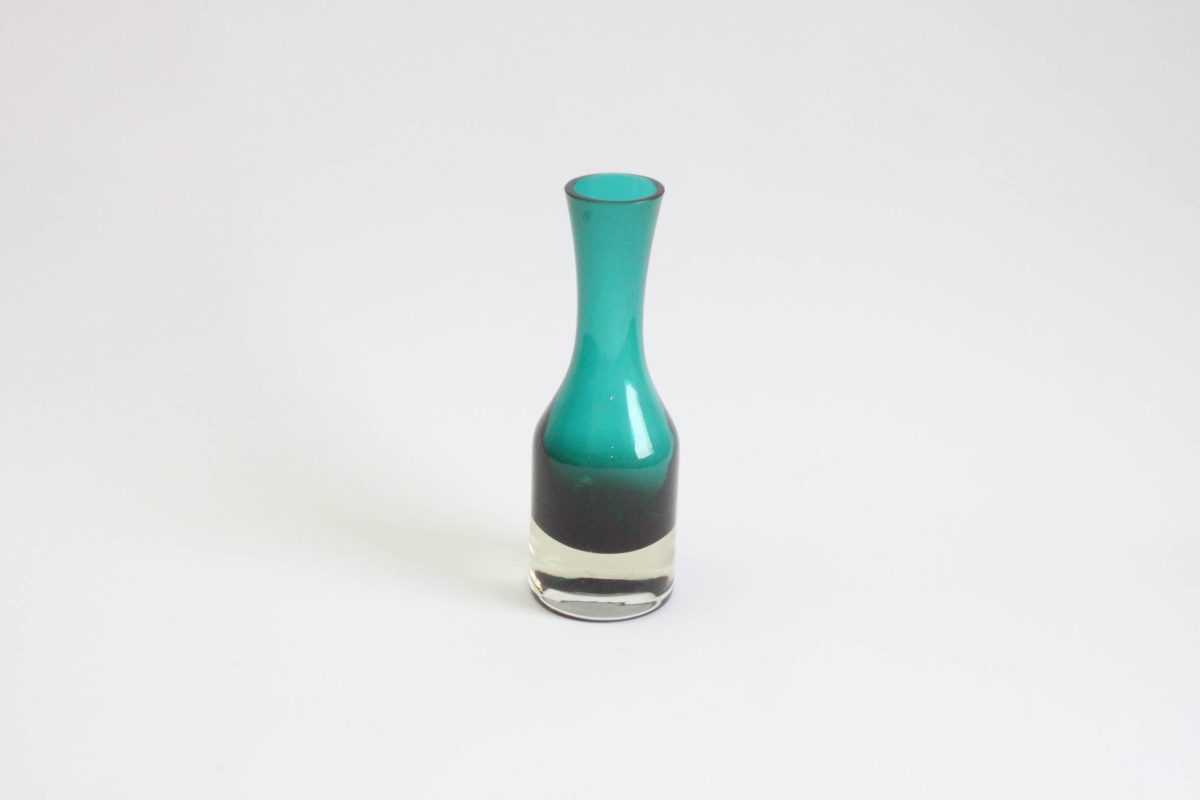 Vase vert de Tamara Aladin pour Riihimaën Lasi, Finlande 1970