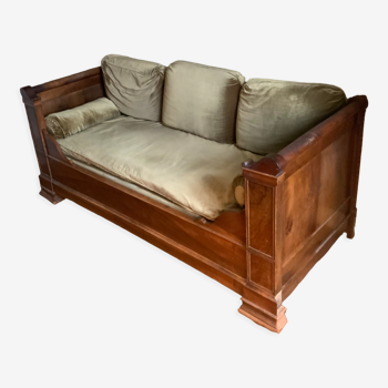 Napoleon III wooden boat bed with box spring and mattress on wheels. Length 190cm. Width 83cm.