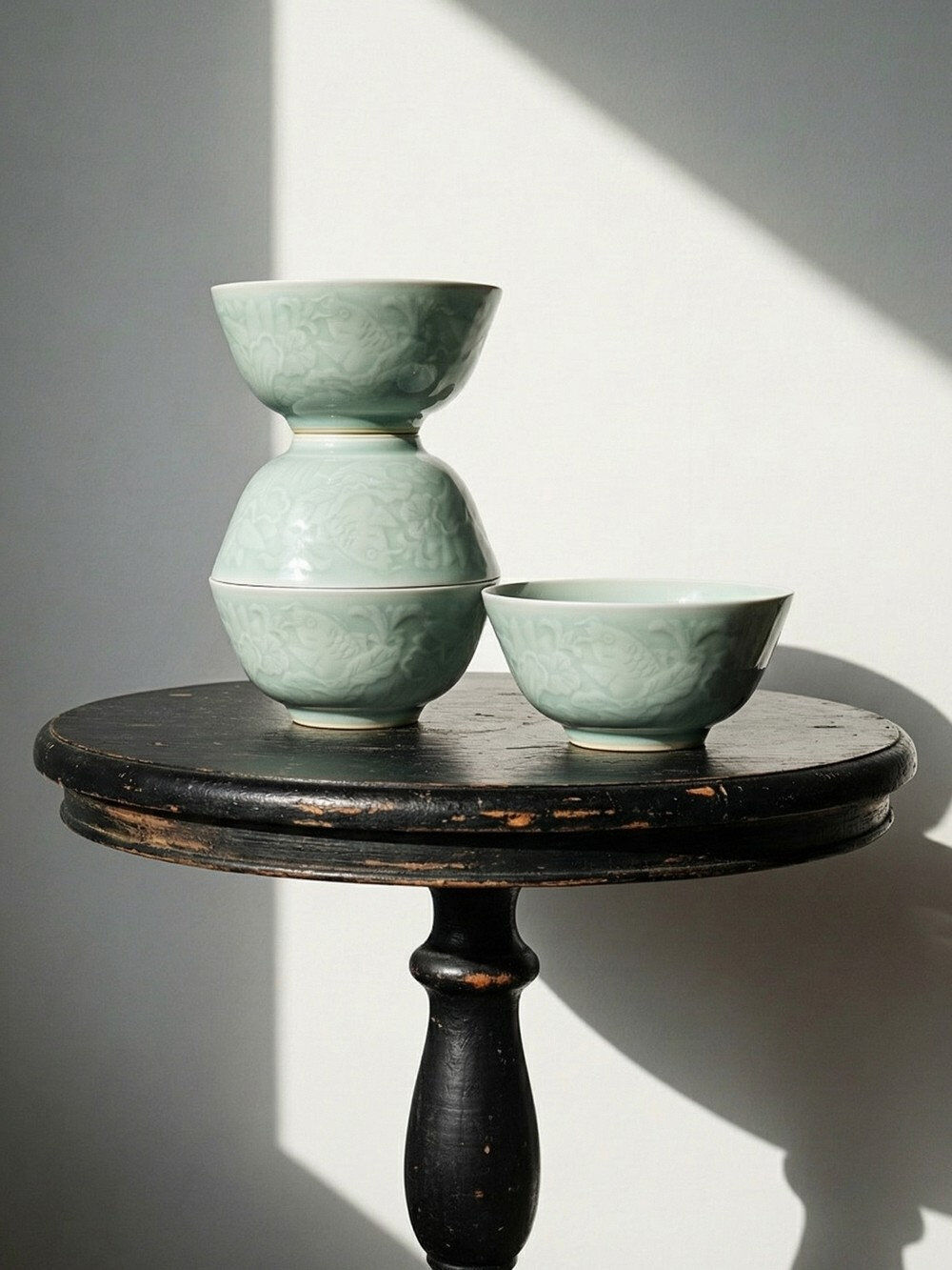 4 vintage Chinese rice bowls in celadon porcelain from the 70s-80s with reliefs of koi carp.