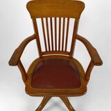 American swivel office armchair in oak, with leather seat, USA, Circa 1900