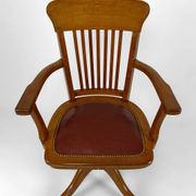 American swivel office armchair in oak, with leather seat, USA, Circa 1900