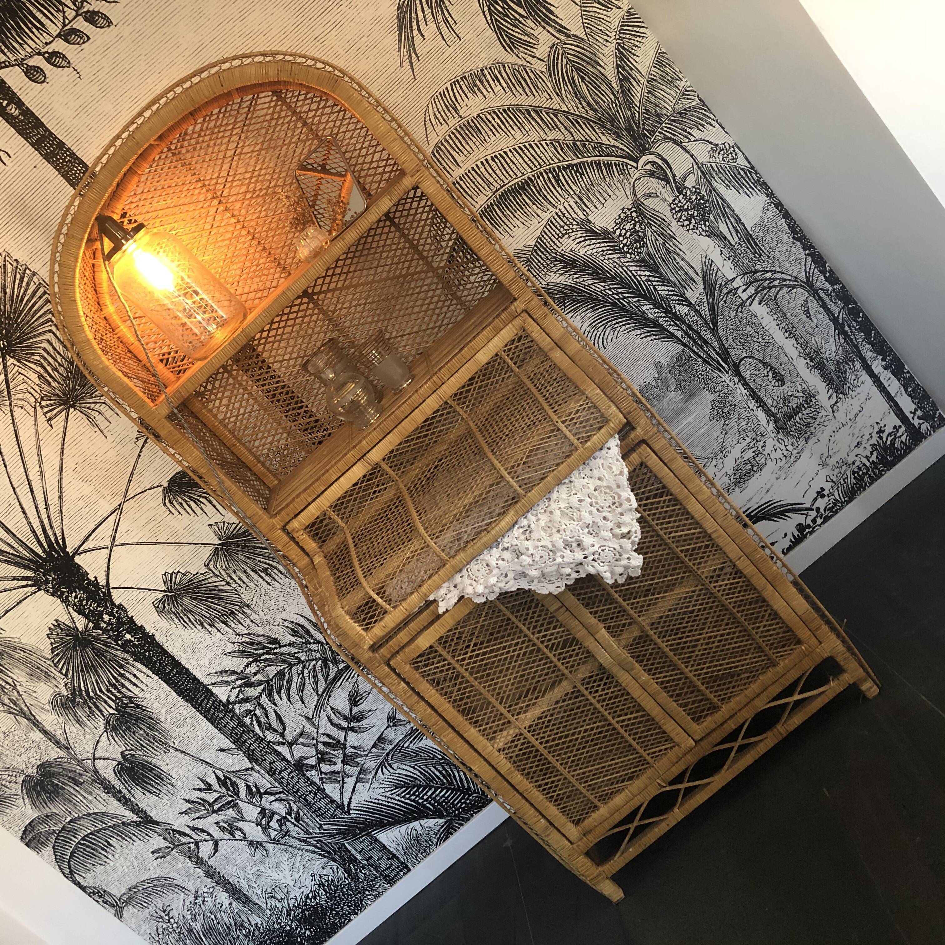 Étagère en rotin vintage
