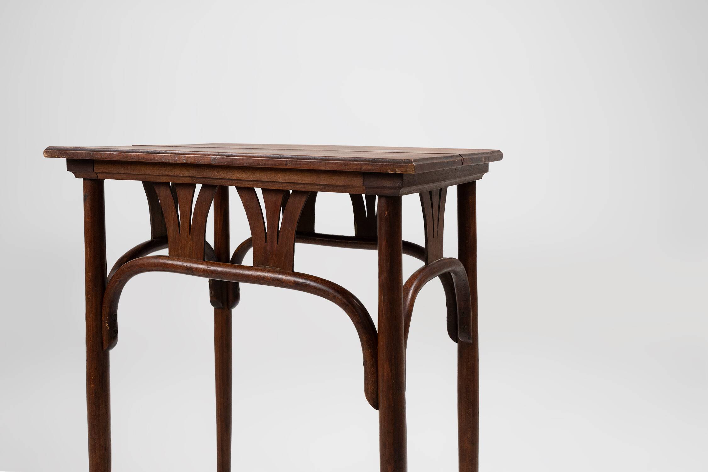 J. & J. Kohn art nouveau side table in bentwood, Austria ca. 1910