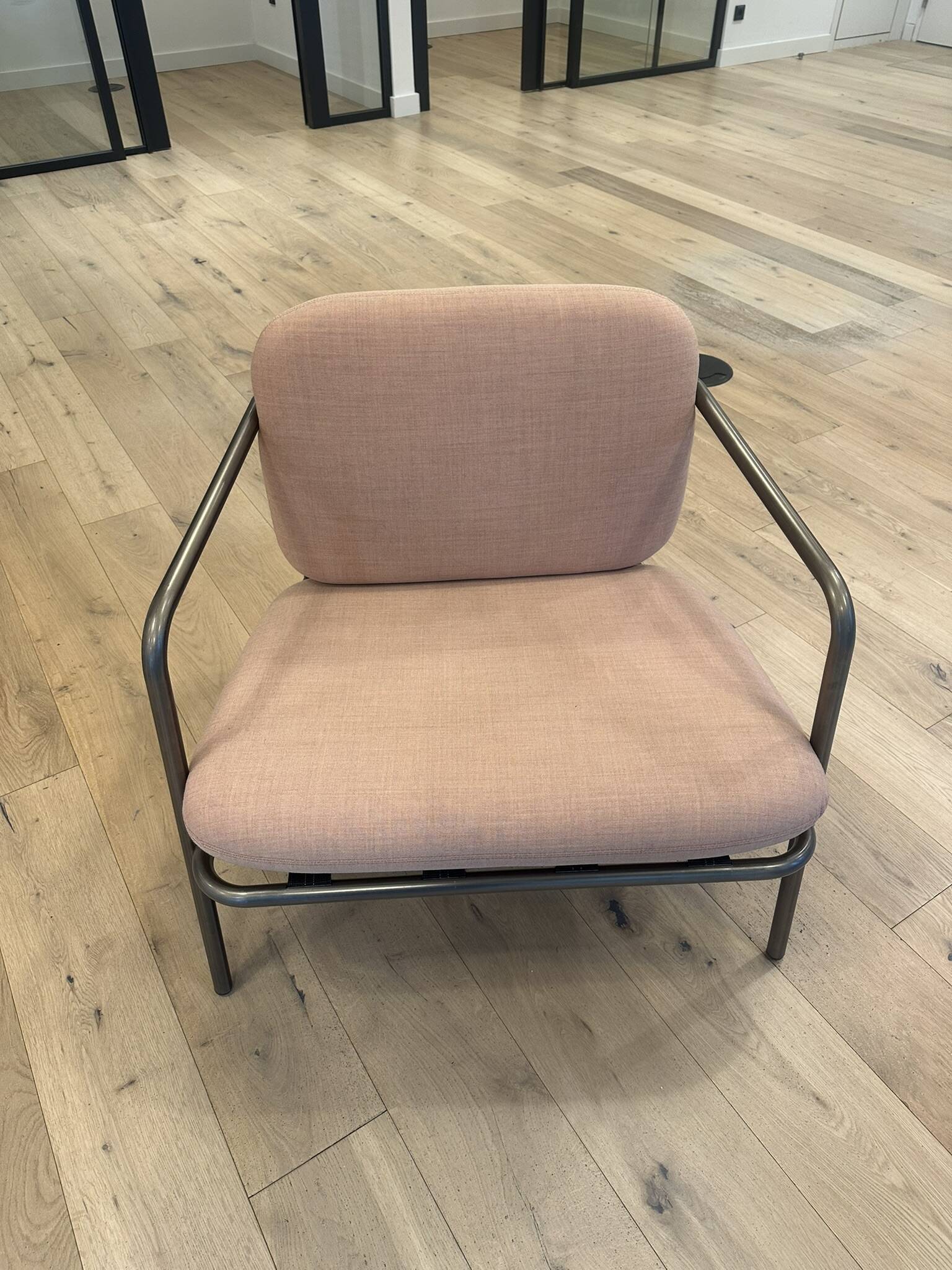 Deadgood Working Lounge Chair, in pale pink fabric with metal base