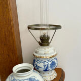 Oil lamp in delphi porcelain