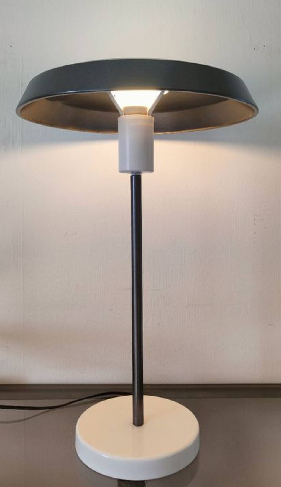 Space age lamp Vintage 1980