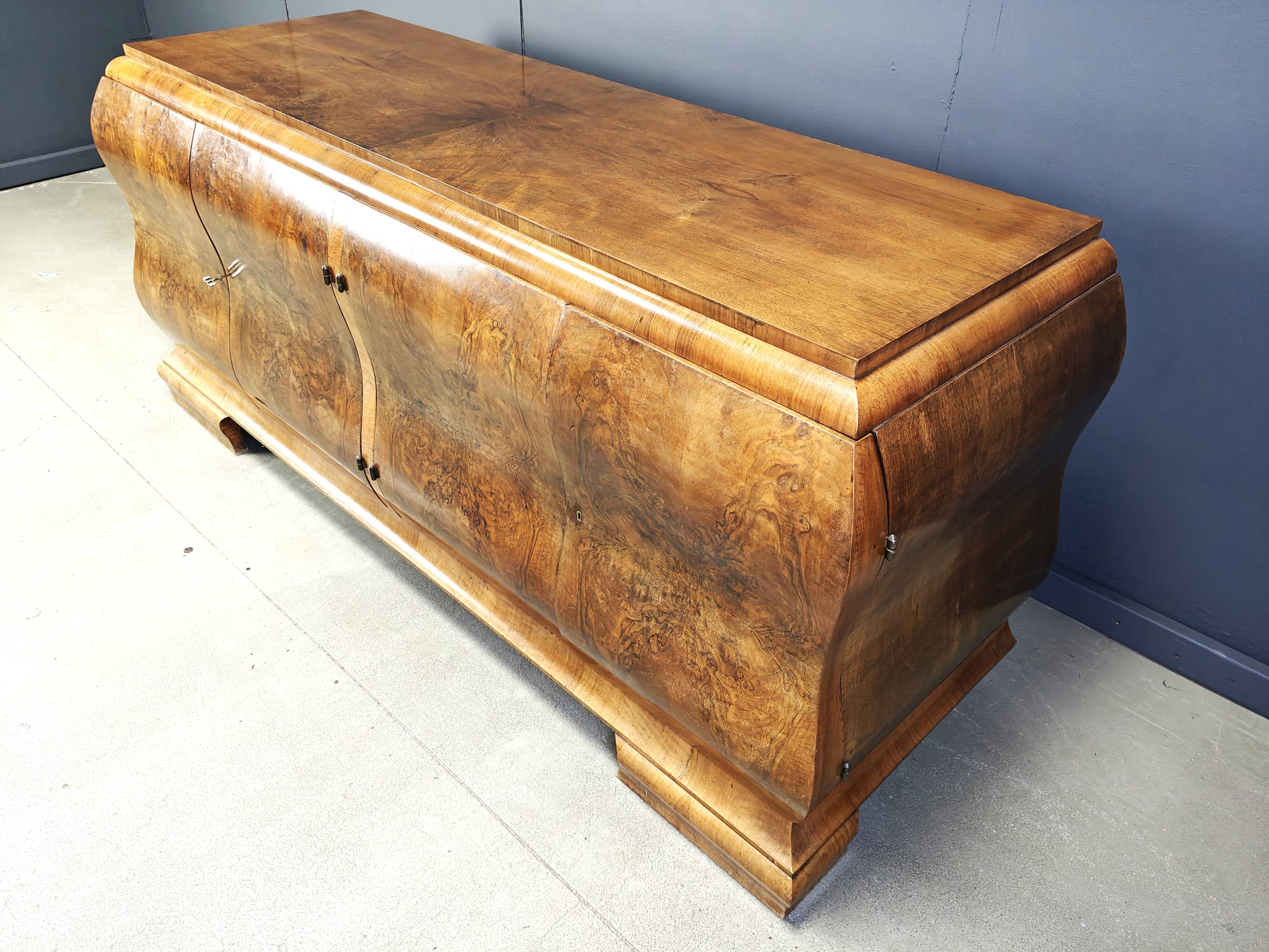 Art deco credenza in Walnut burl, 1930s