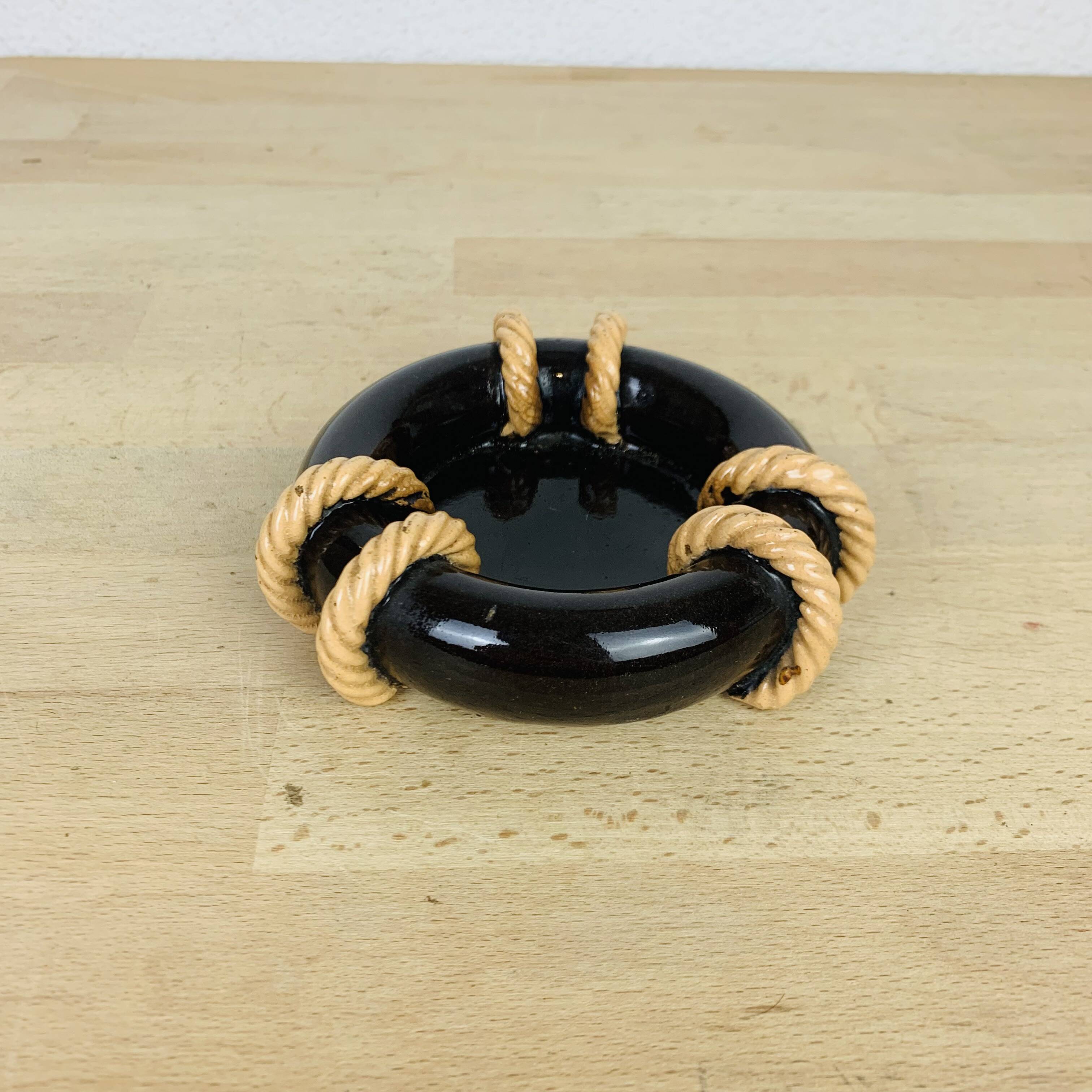 Vallauris ceramic rope pocket emptier