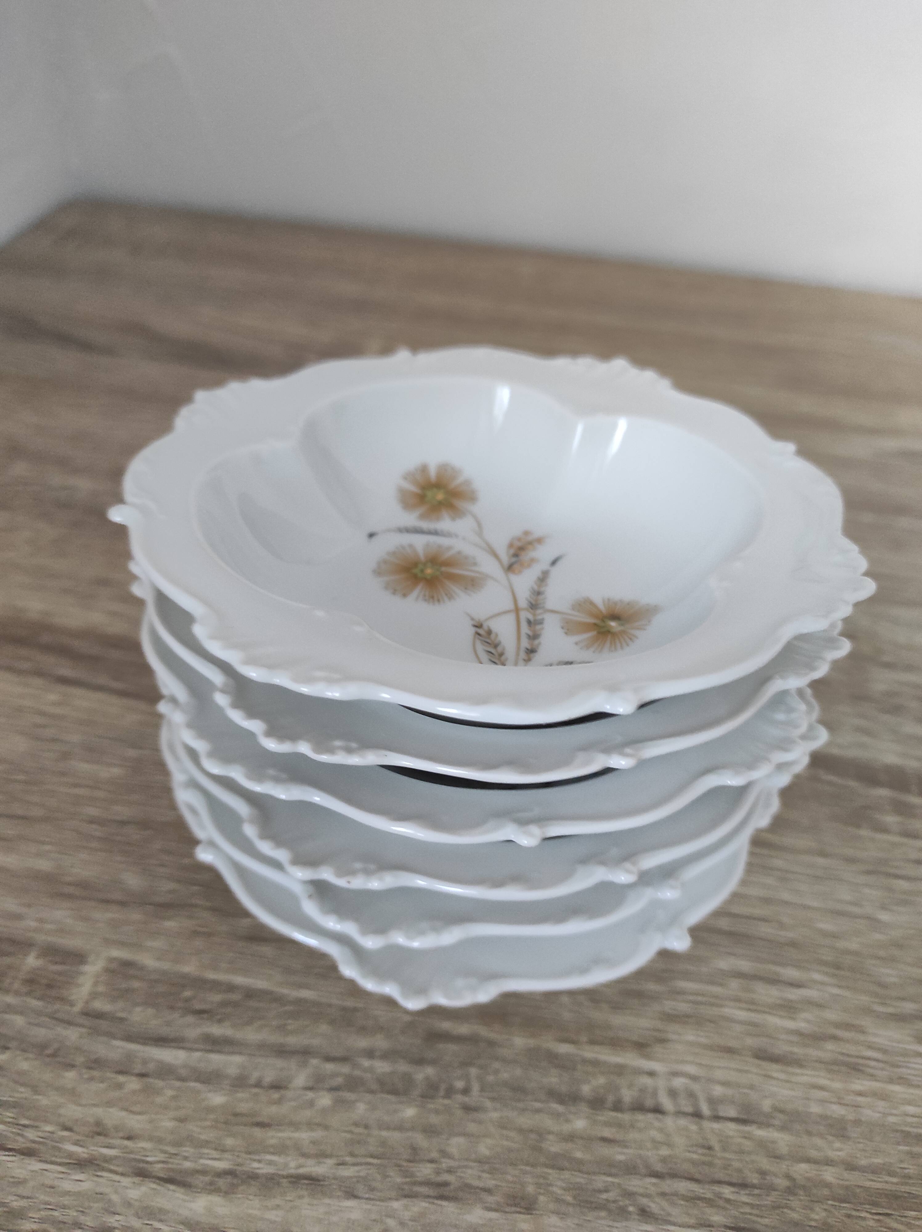 Set of porcelain bowls Jamet Seignolles