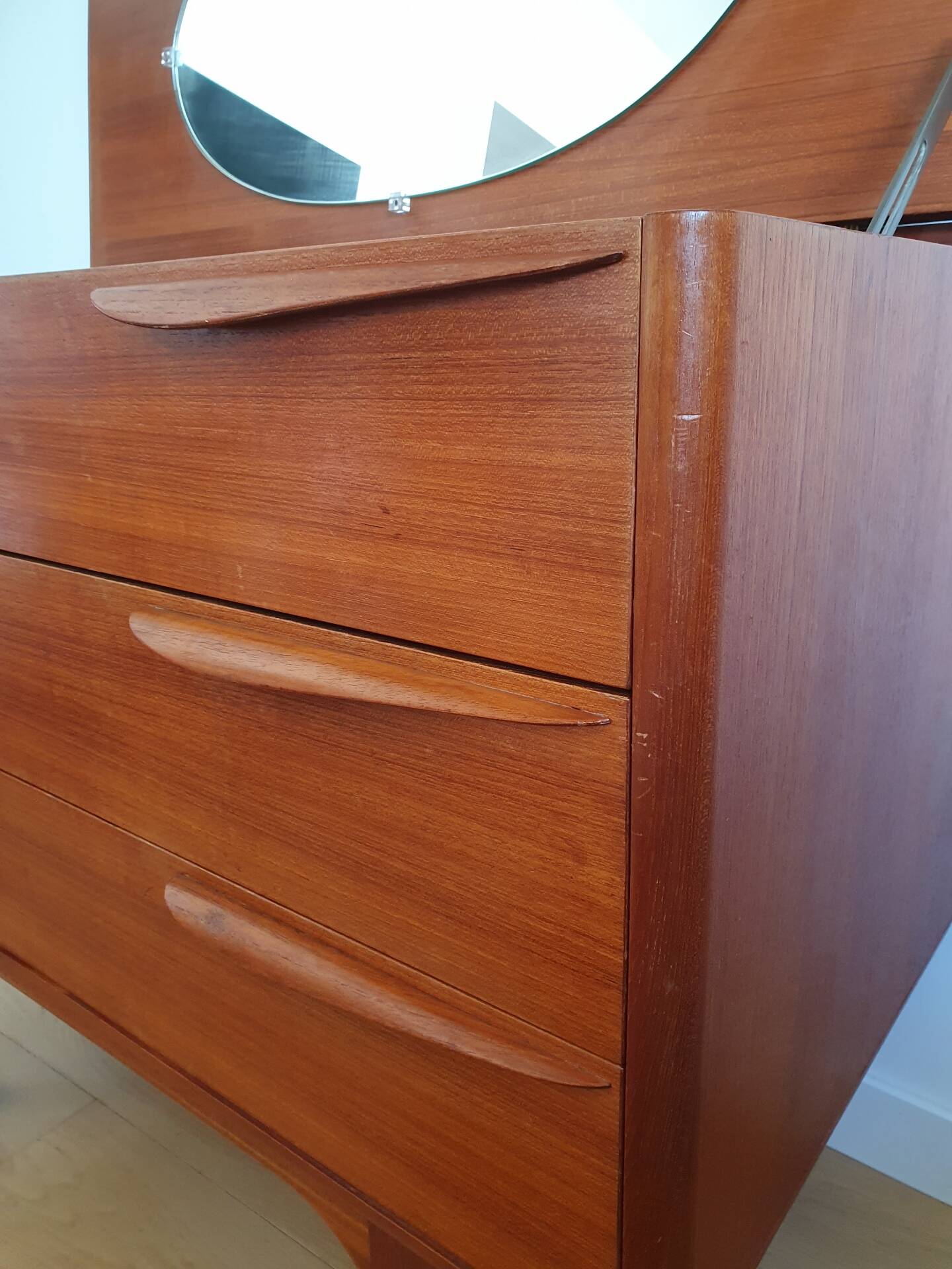 Vintage Scandinavian design dresser / vanity