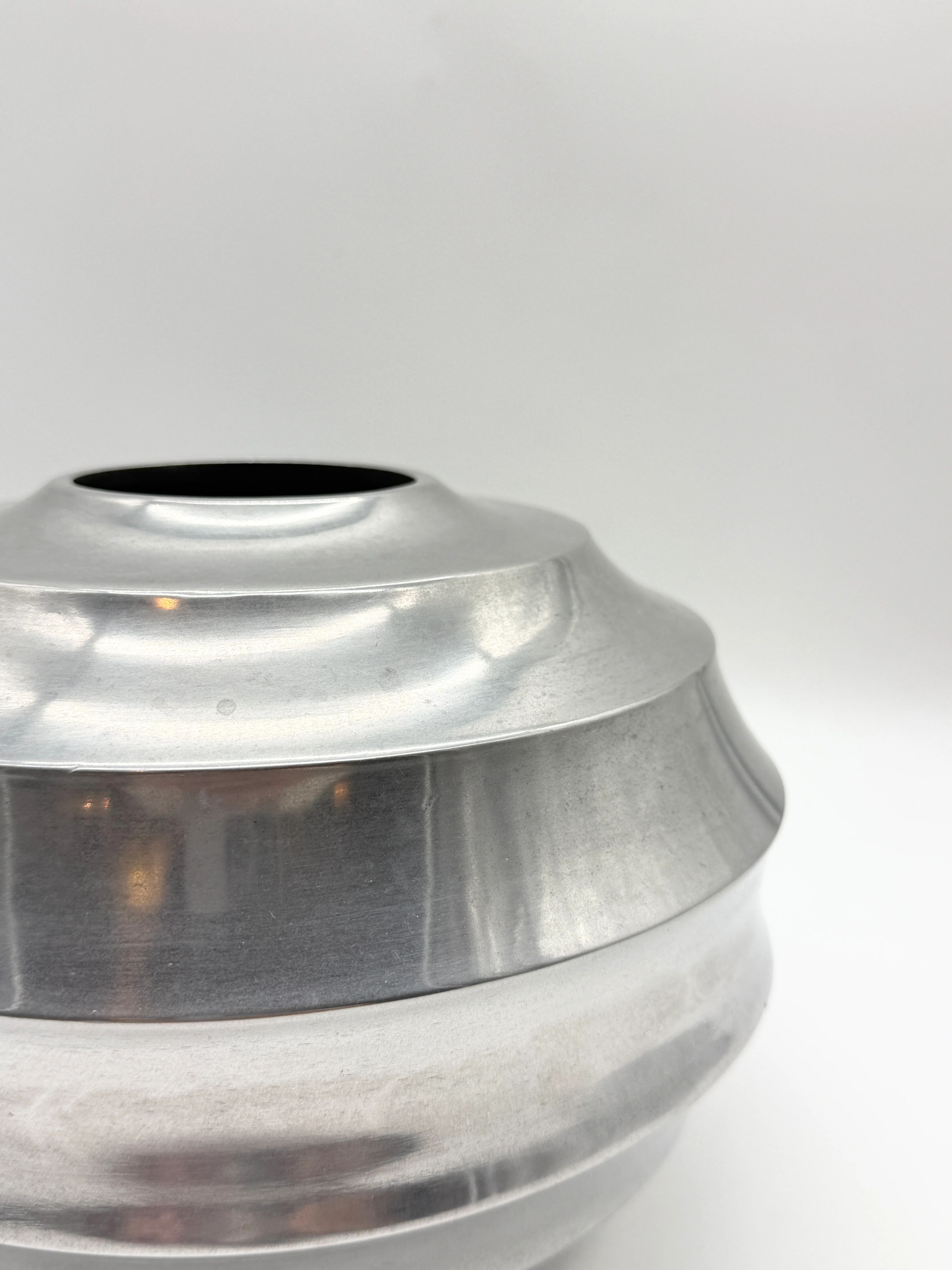Vase space "saucer" in cast aluminium, 1970s
