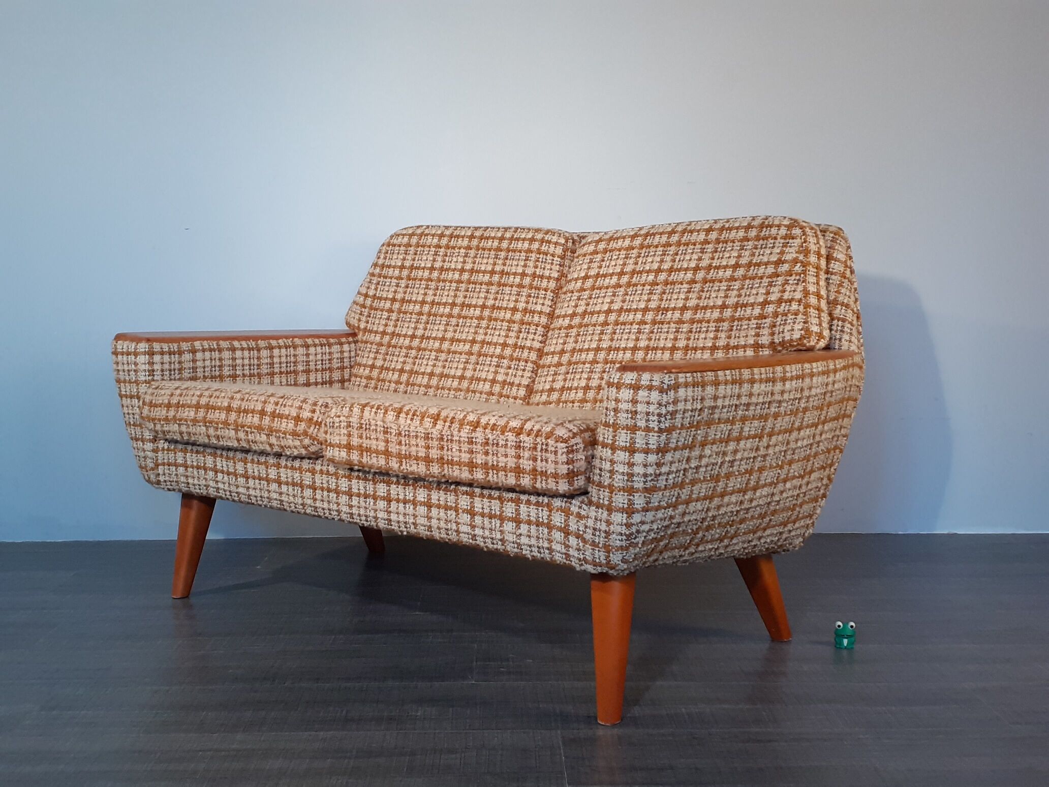 2-seater sofa in teck and beige wool, vintage scandinavian 1960s
