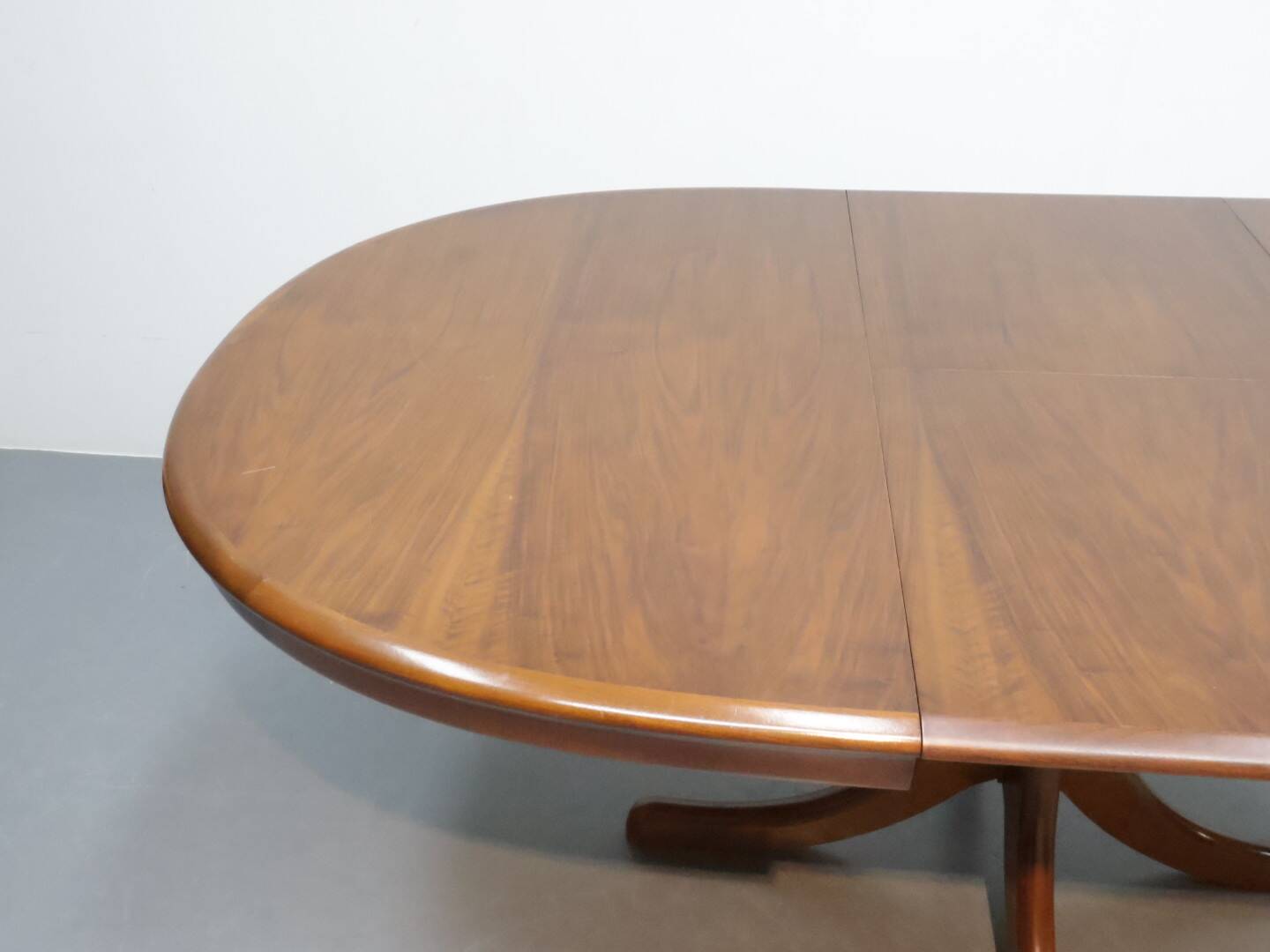 eettafel Lubke notenhout verlengbaar ovaal