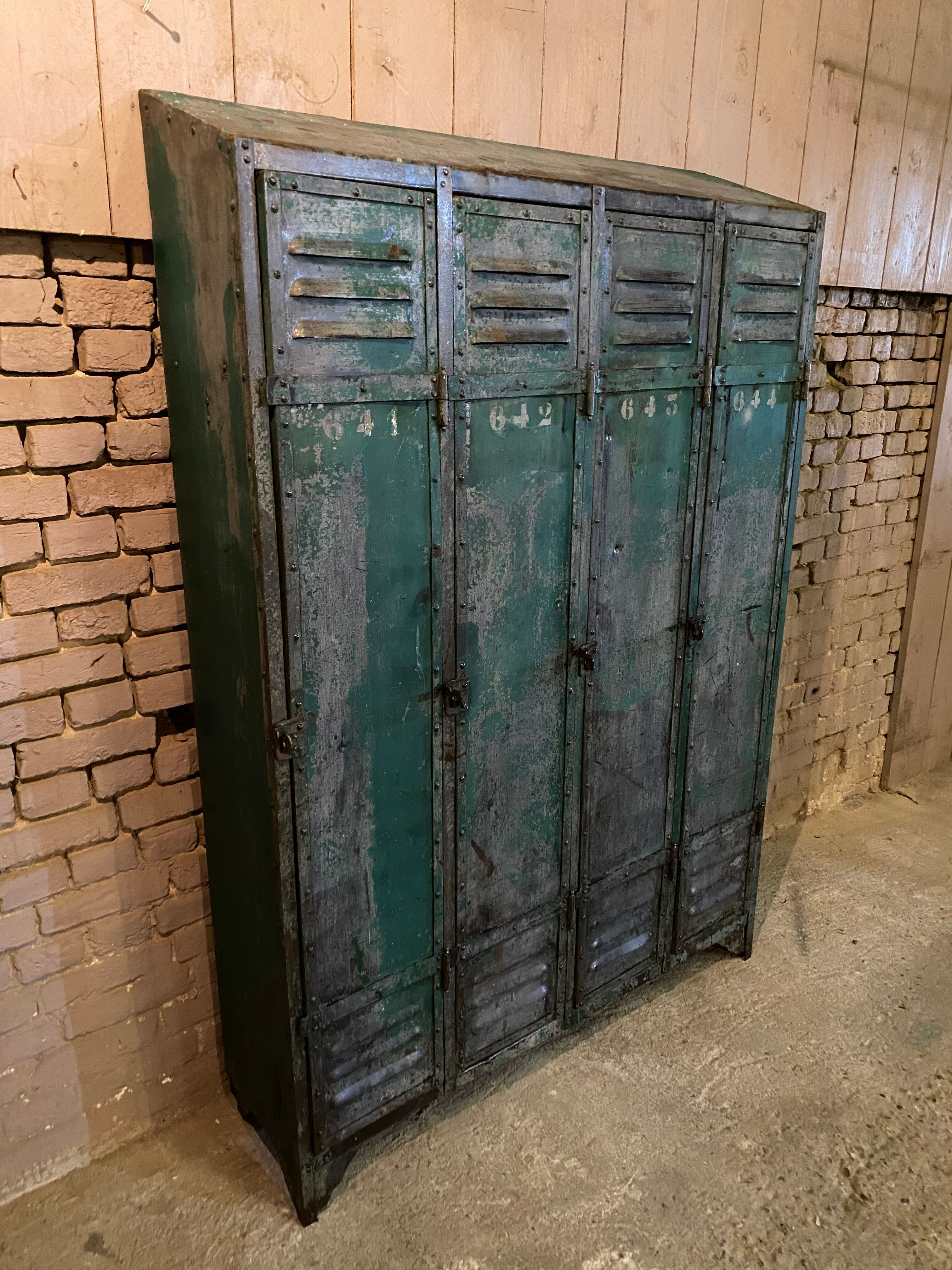 Riveted industrial vest 1920 original color