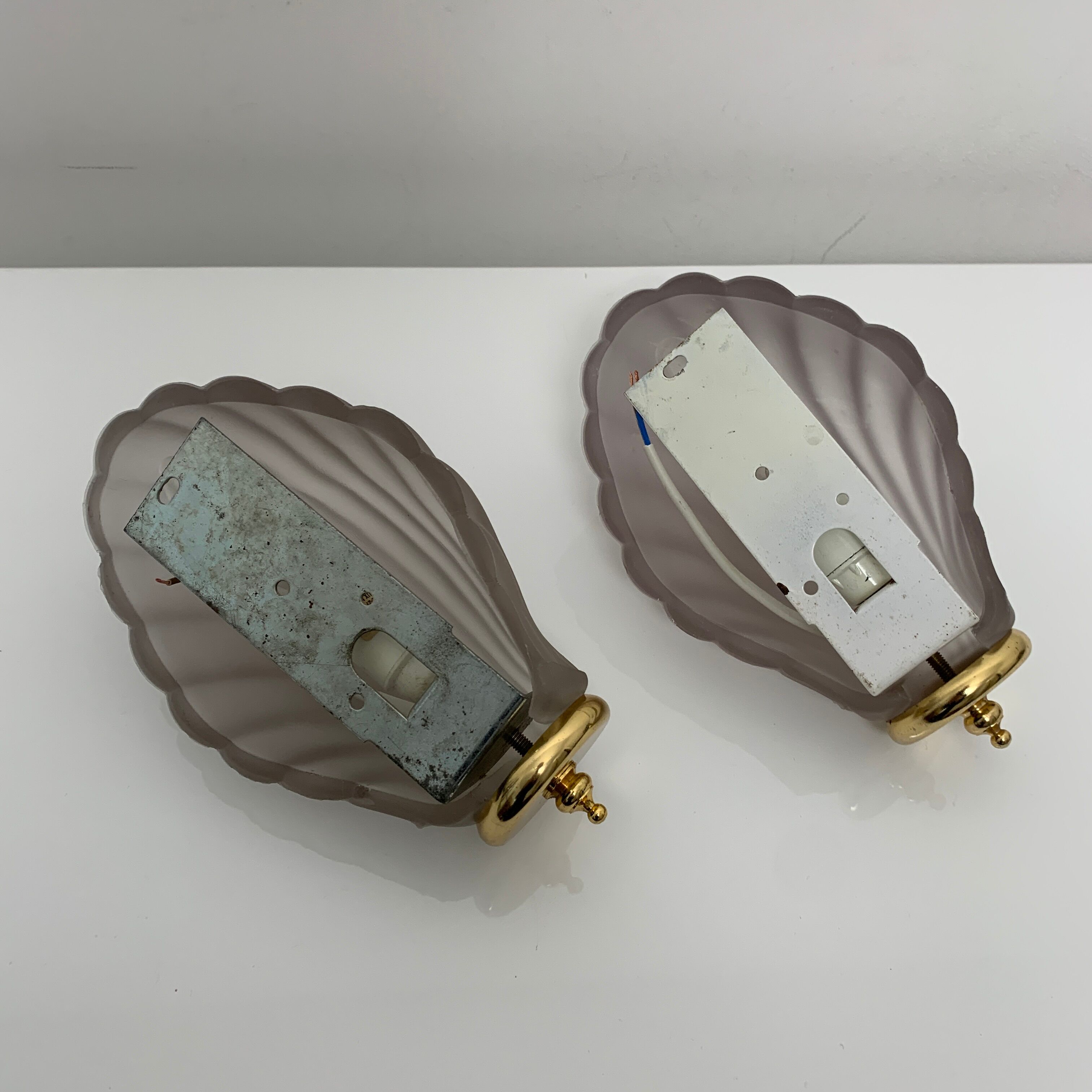Pair of sconces decorated with vintage shells