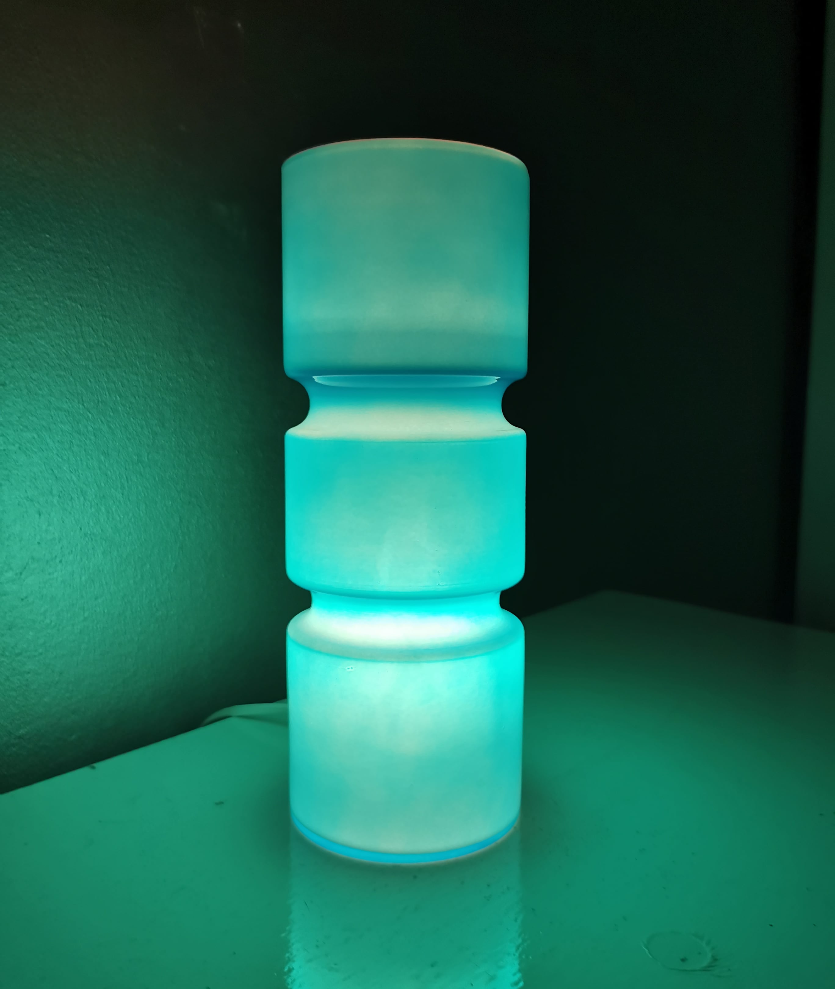 Beautiful vintage glass table lamp/bedside lamp from the nineties.