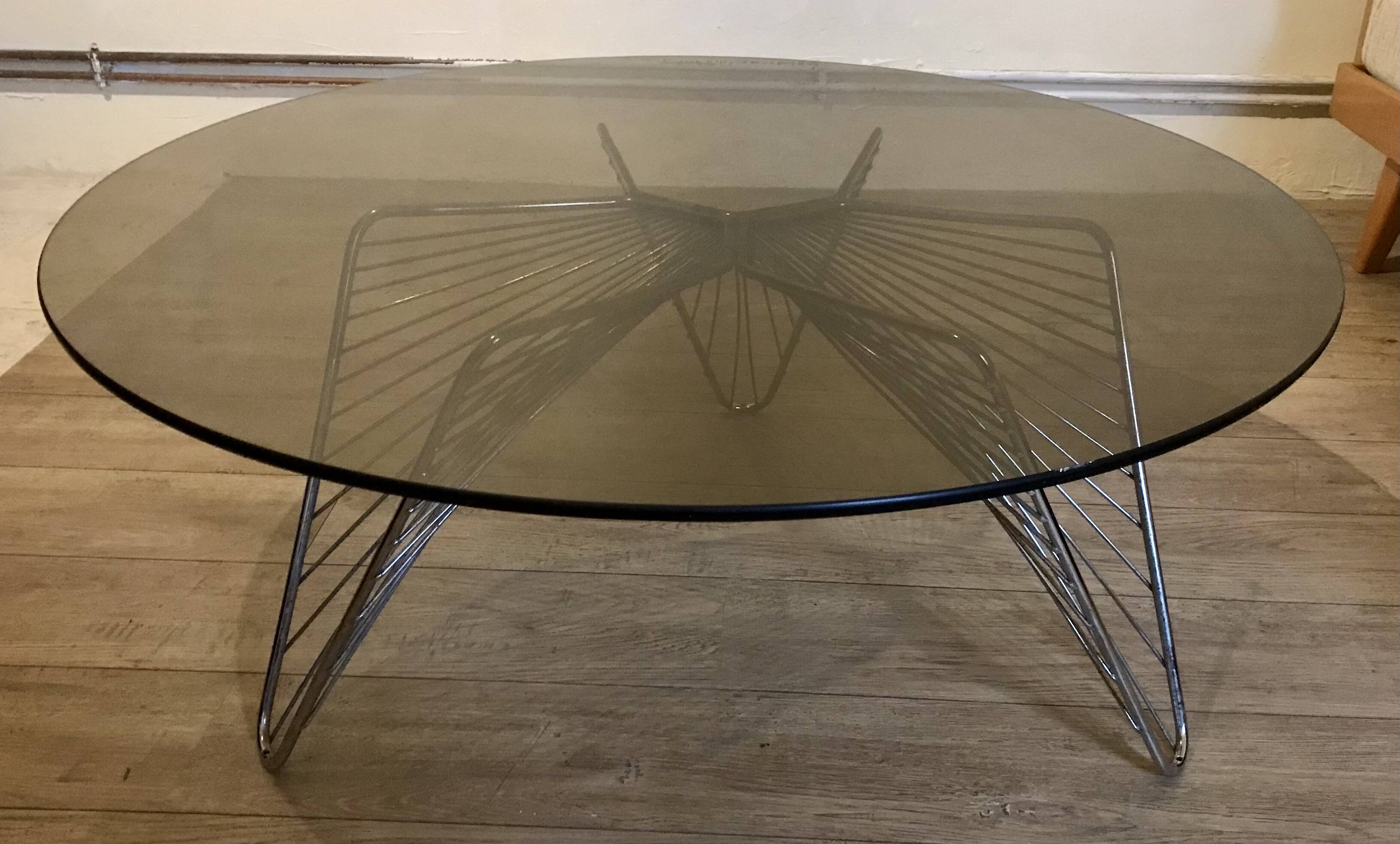Vintage 1970's coffee table in chrome steel wire and smoked glass