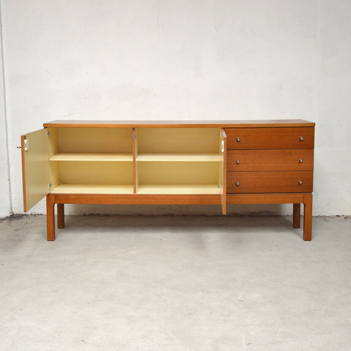 Veneer teak sideboard, 1976