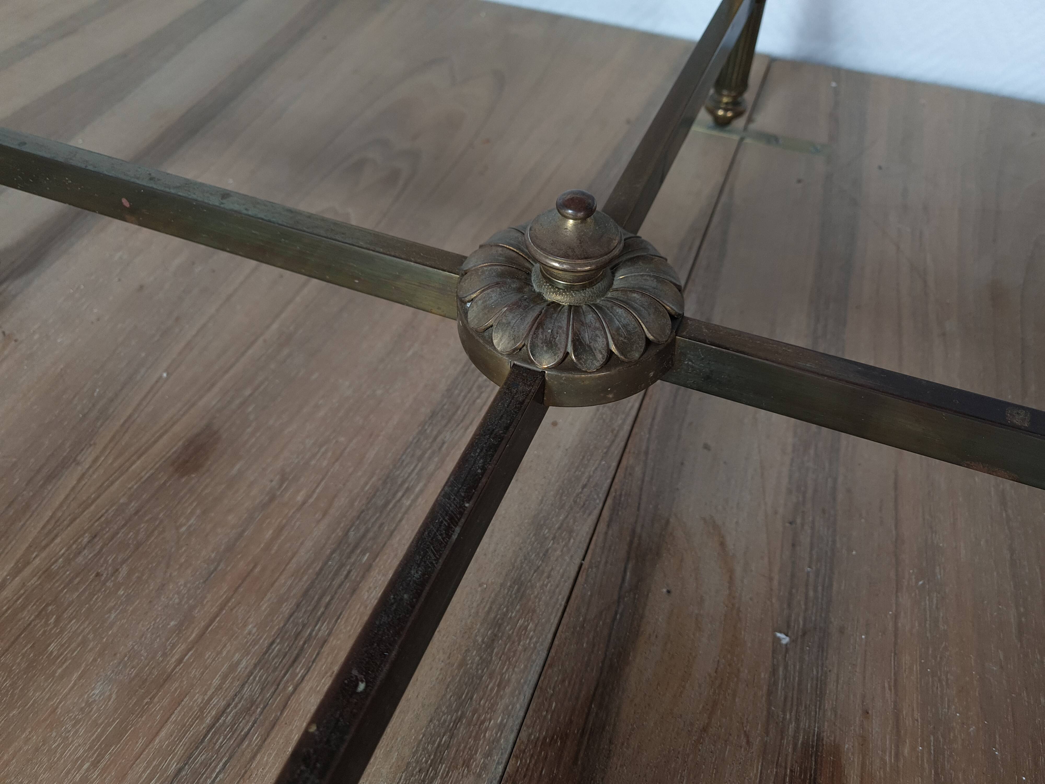 Round coffee table neo-classic 50s brass & glass