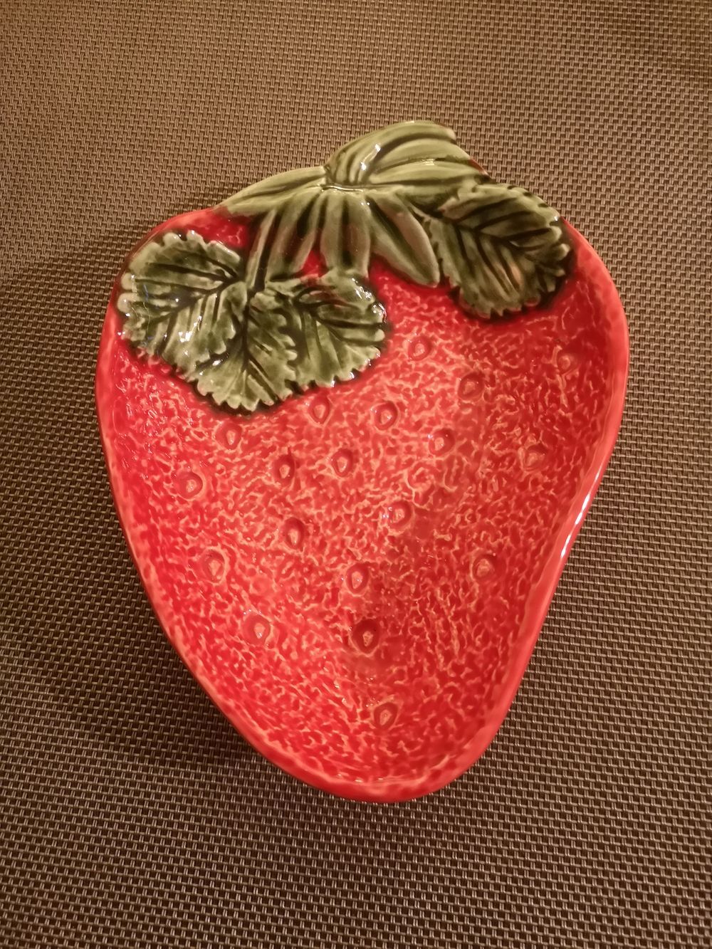 Slip cup - strawberry shape - Portuguese work - 1980s