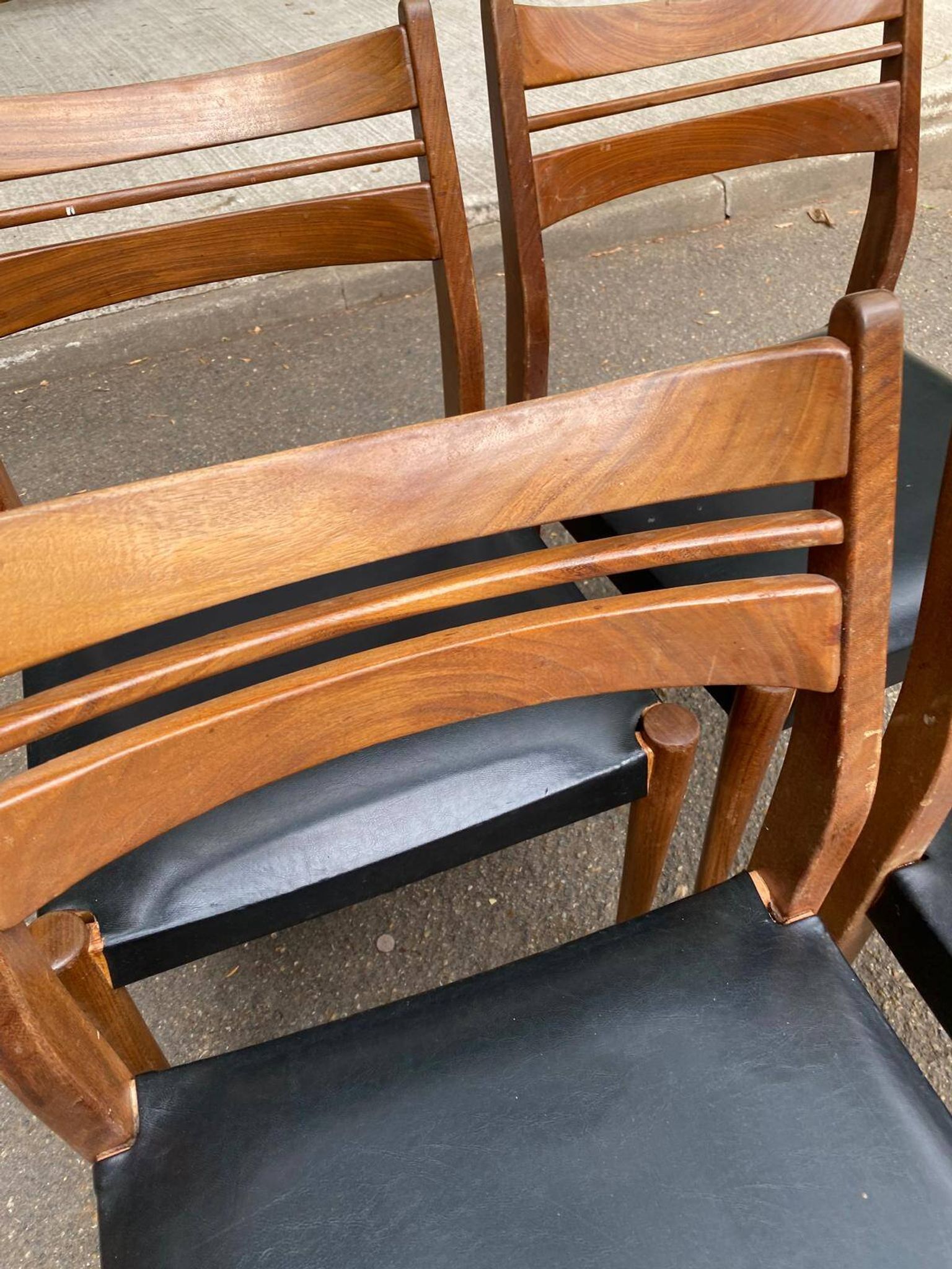 4 dining chairs in Vintage Mid-Century Scandinavian style from the 60s.