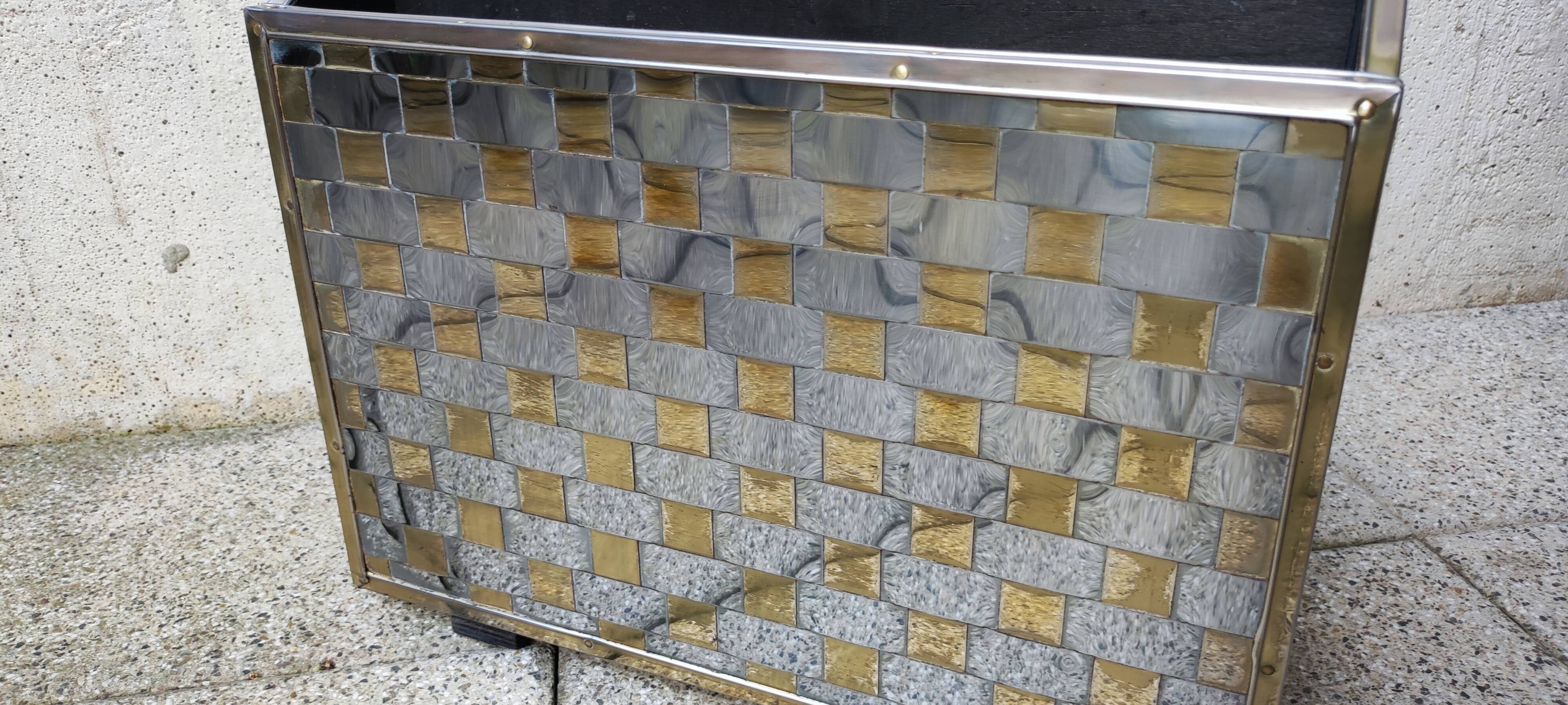 English woven metal magazine rack