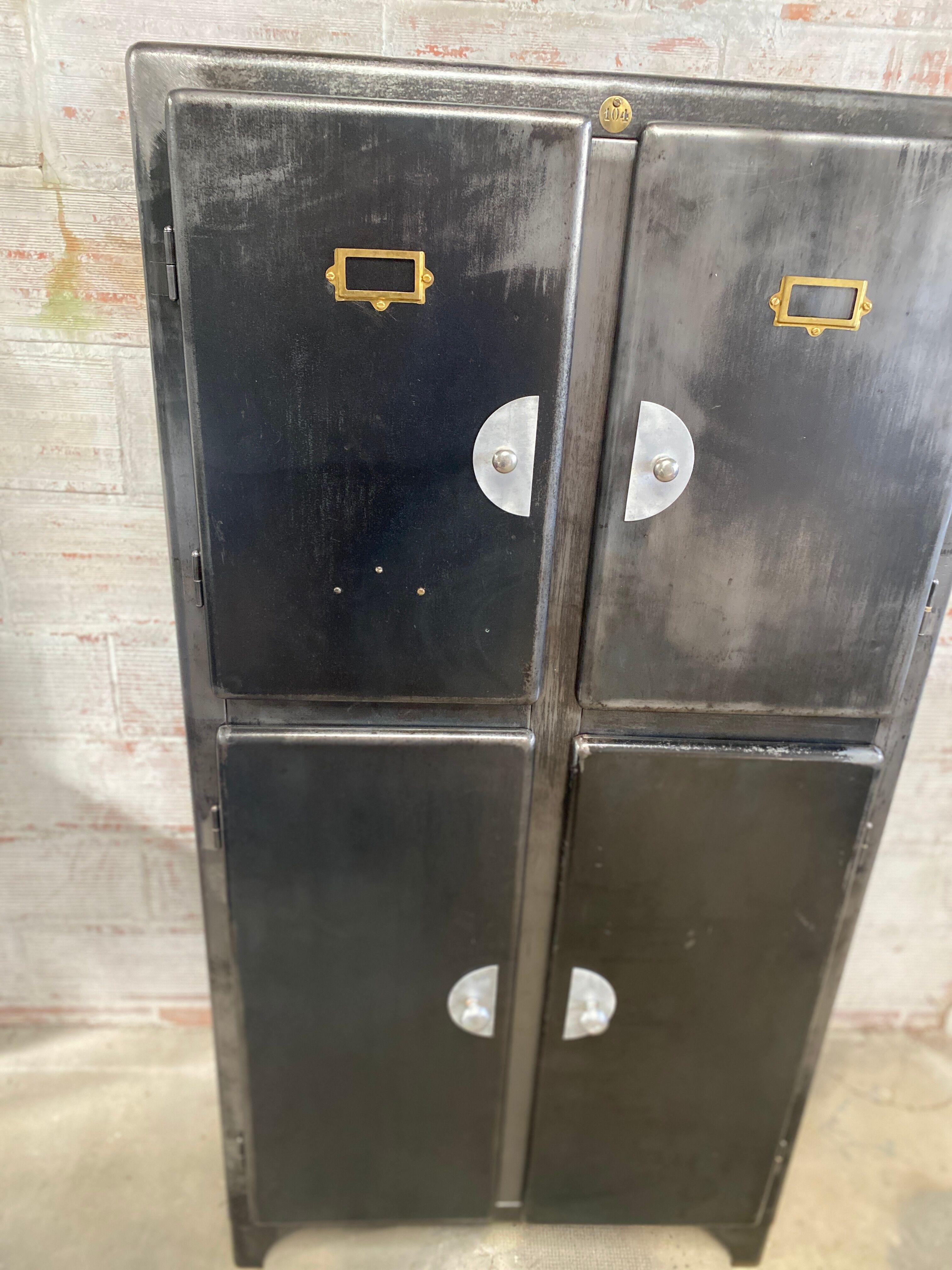 Sheet metal kitchen buffet