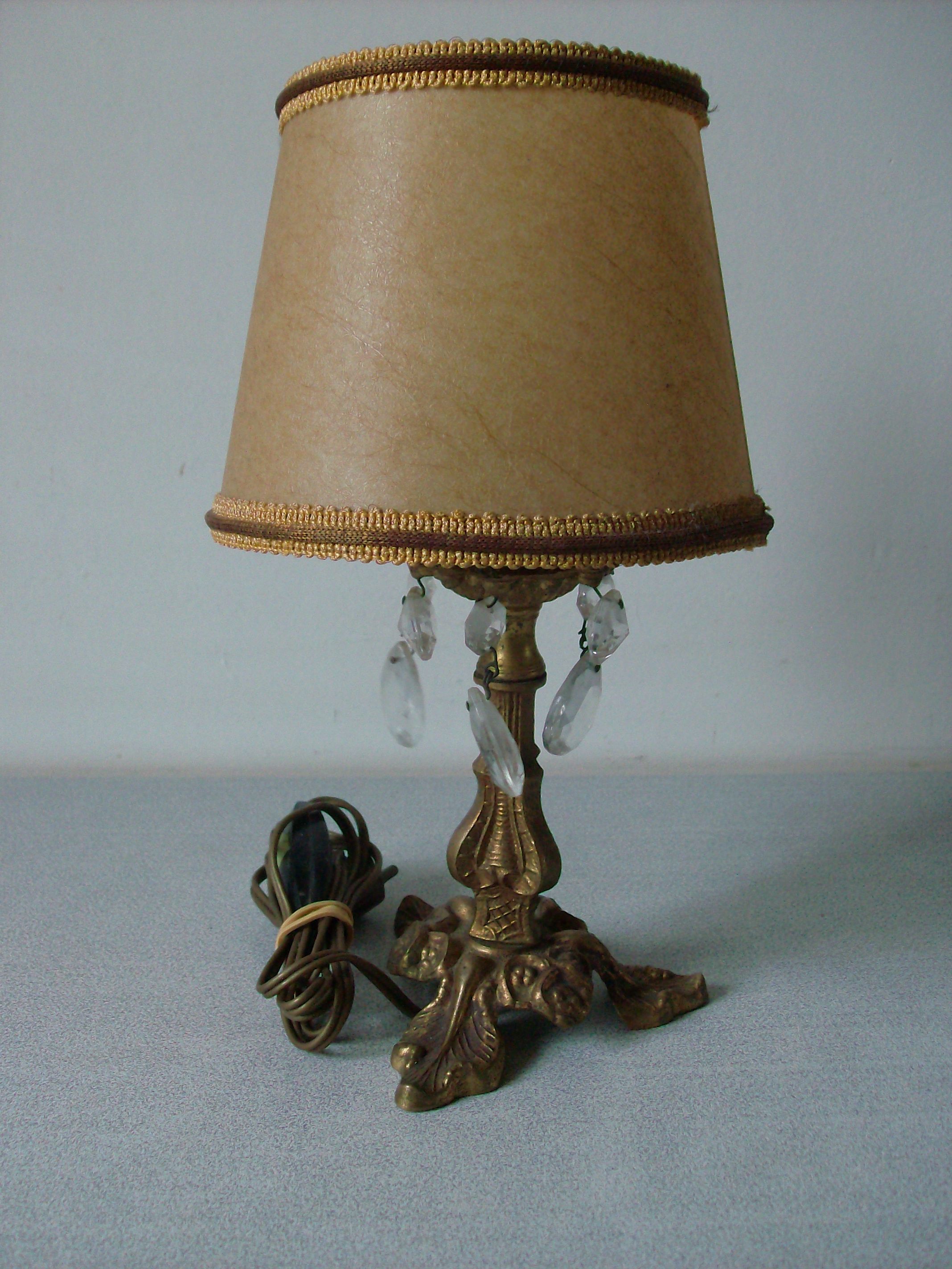 Bronze lamp and glass tassel