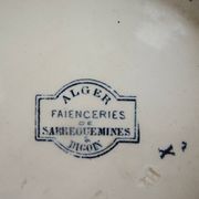 Old footed ceramic pie dish Sarreguemines – Algiers