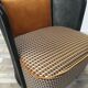 Fauteuil en bois cannage et velours