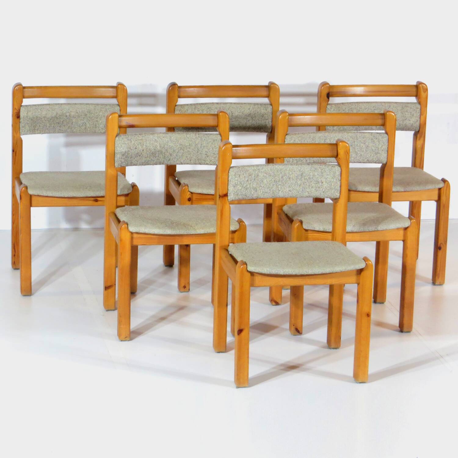 Set of six solid pine vintage mid century modern dining chairs by Danish Thorsø Møbelfabrik, 1960s