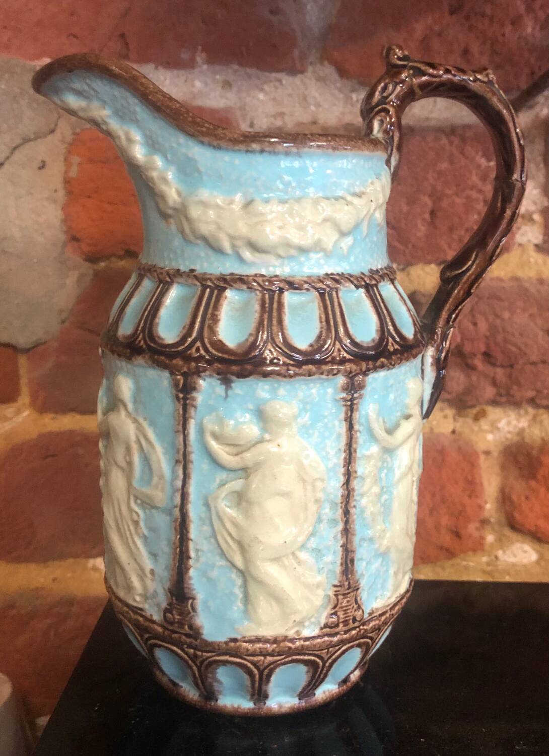 Pichet en barbotine Nimy