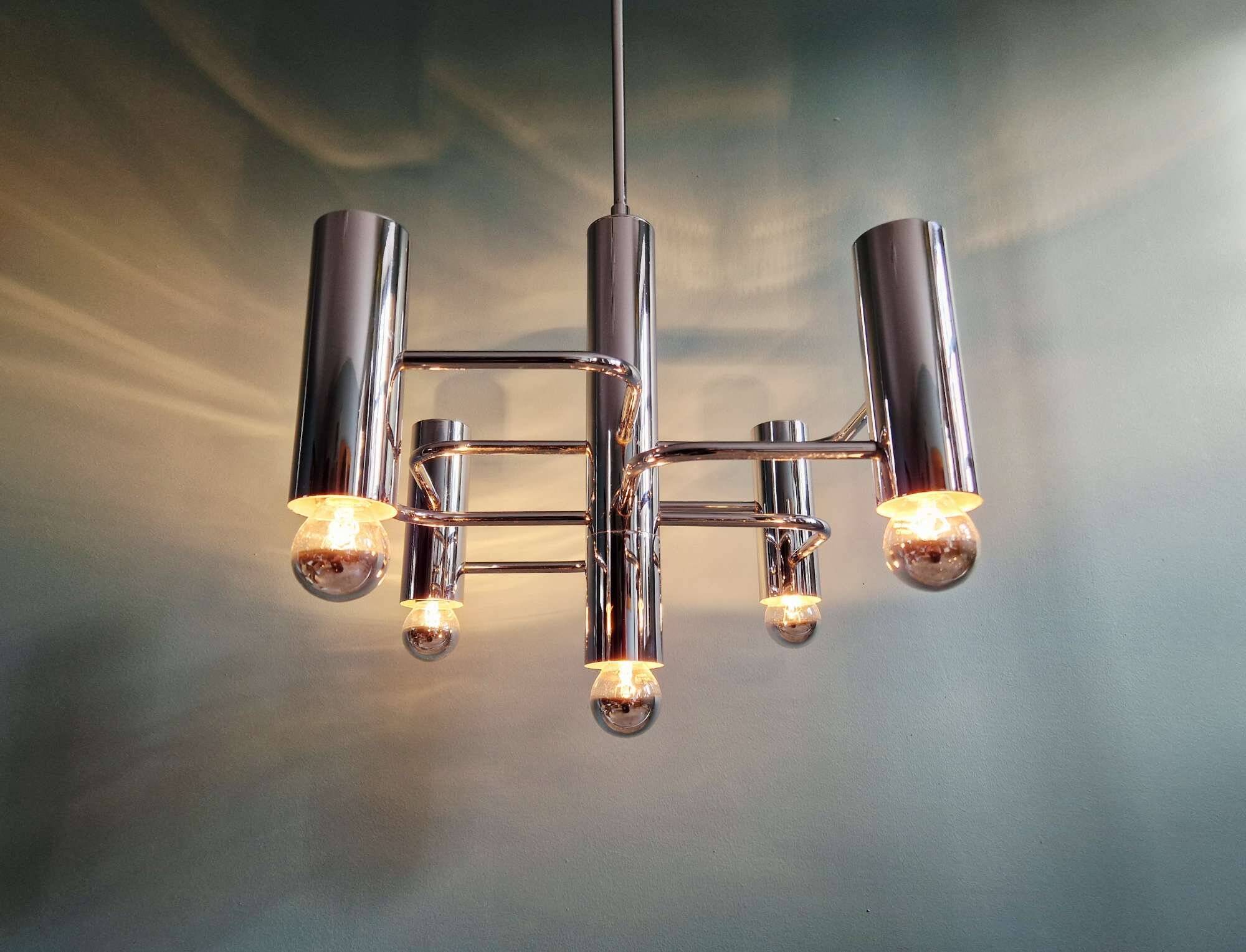 Geometric chandelier in chrome metal, design by Gaetano Sciolari, 1970.