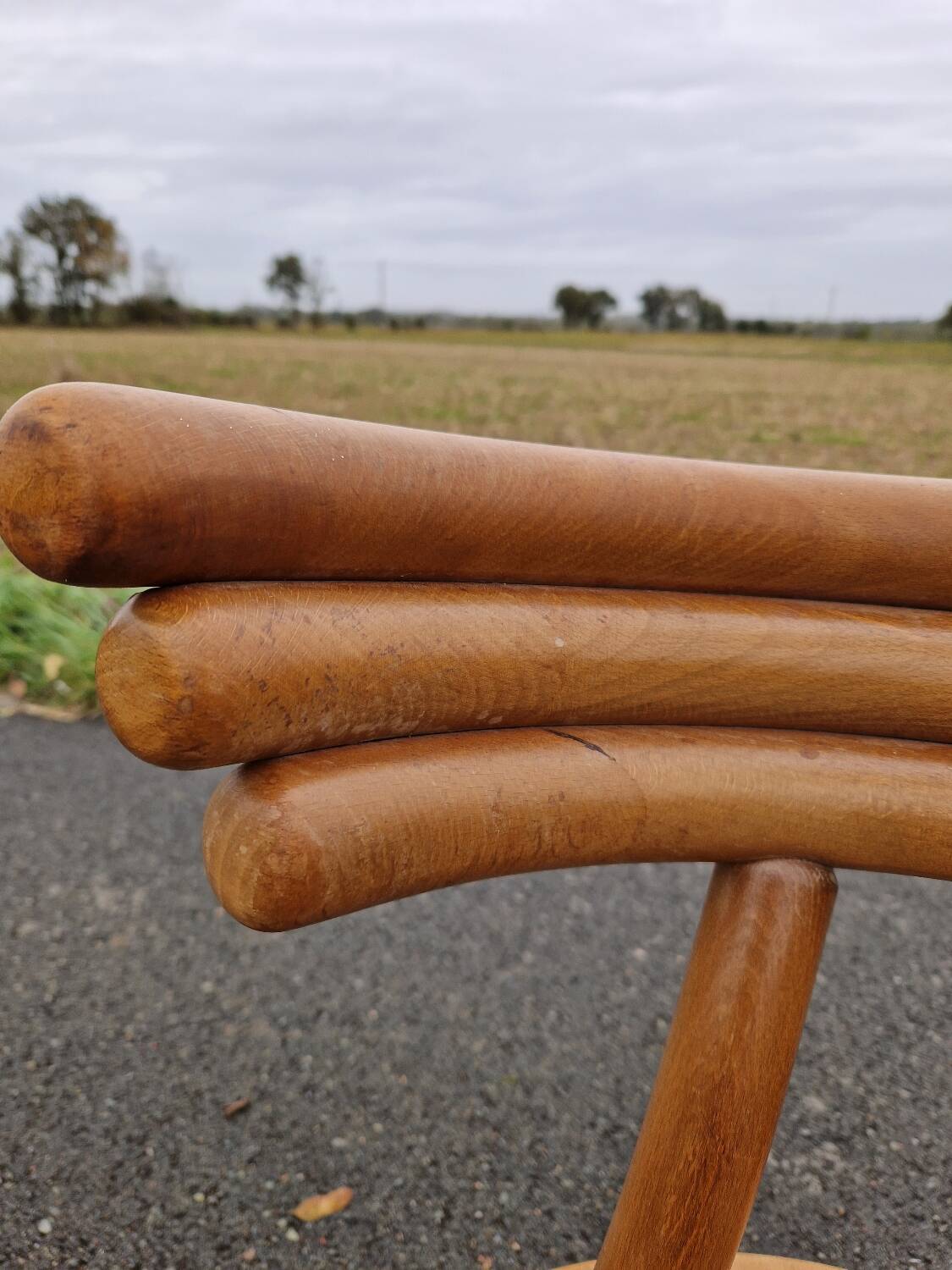 Set of 4 solid organic chairs