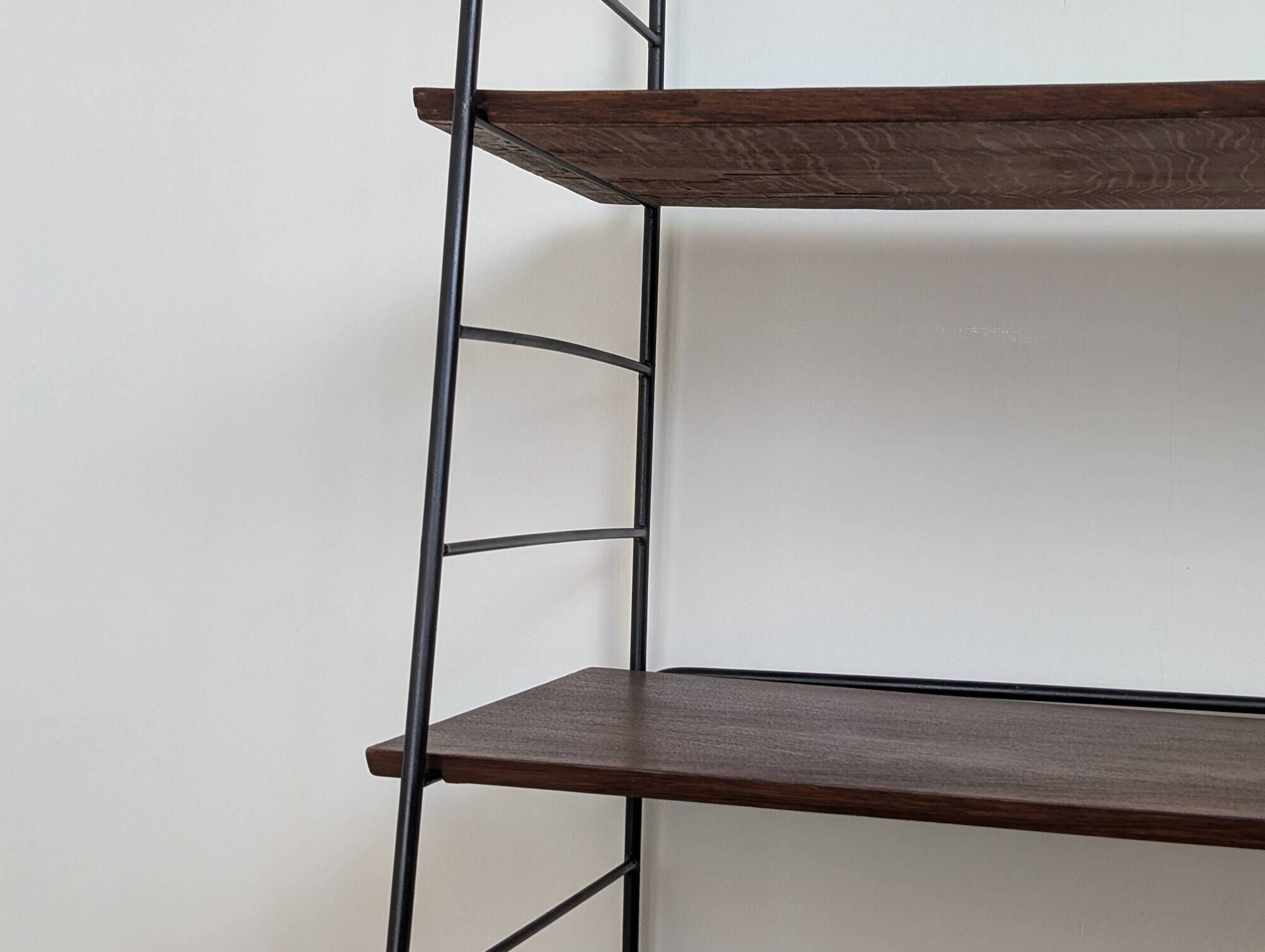 Bookshelf 60'