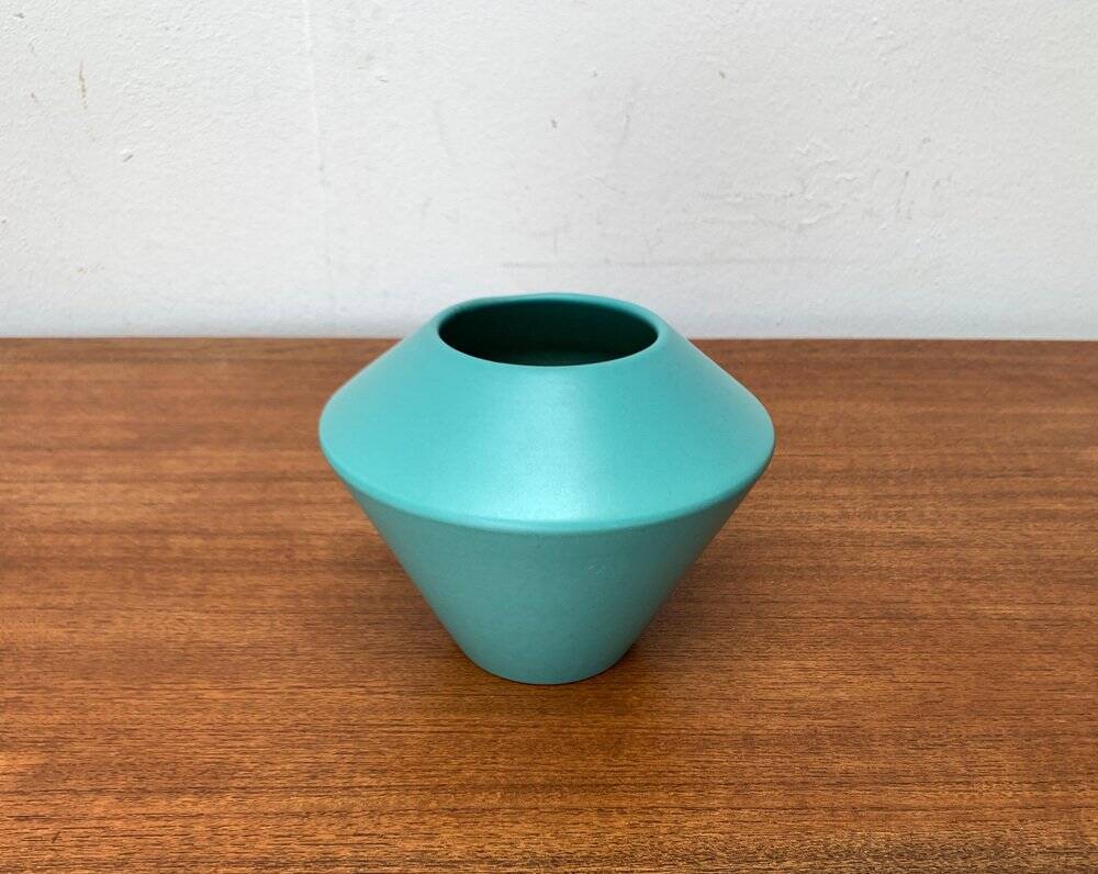 Minimalist ceramic vase from the Asa collection, 1980s.