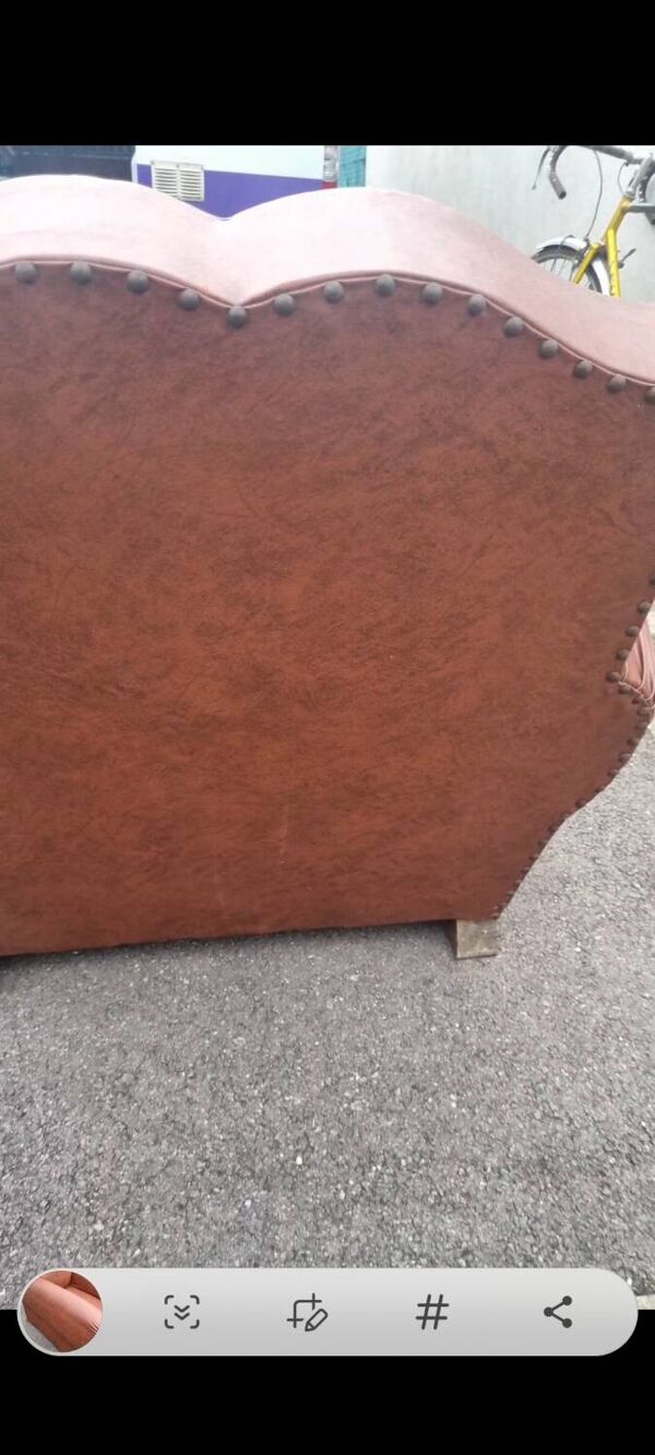 Ancien fauteuil club moustache