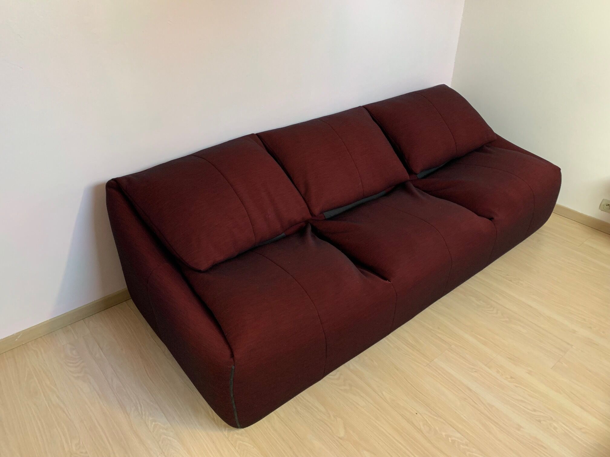 Plumy sofa by Annie Hiéronimus for Cinna , burgundy
