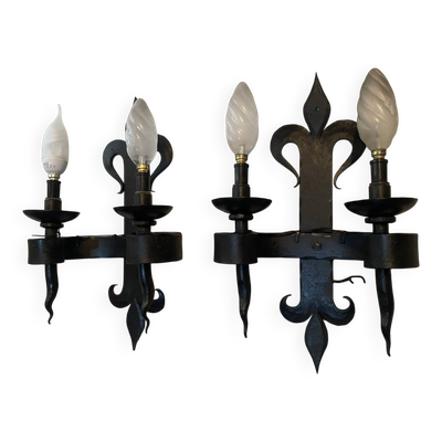 Paire d applique fer forgé en fleurs de lys château