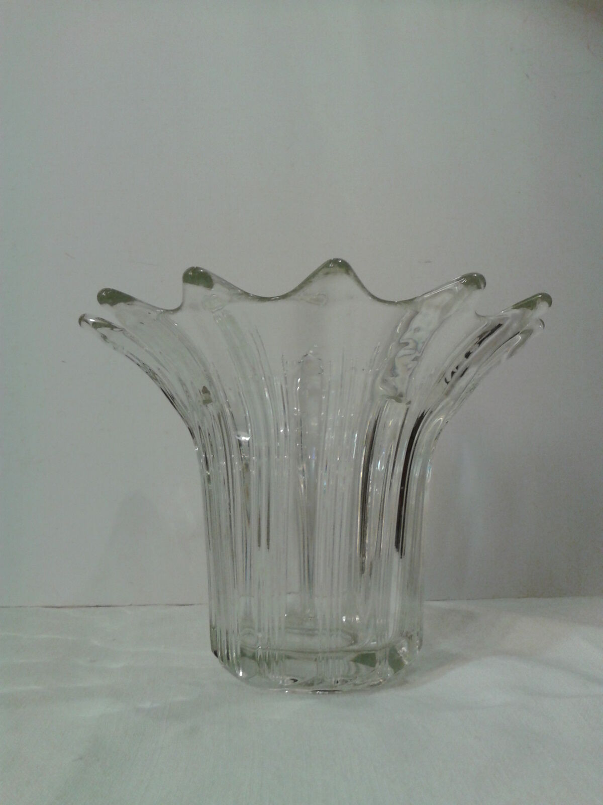Vintage blown glass form Corolla vase