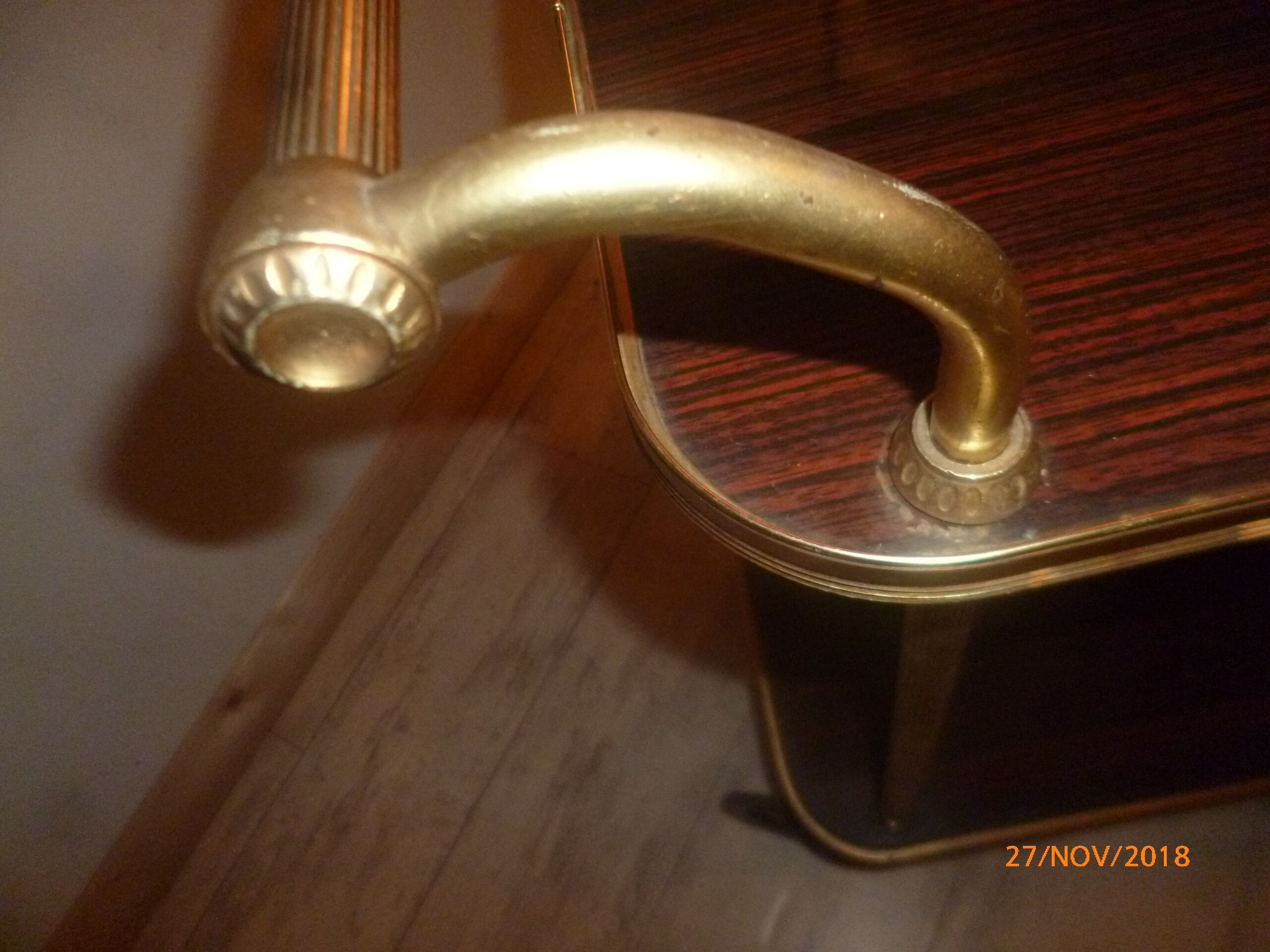 Serving table 1960