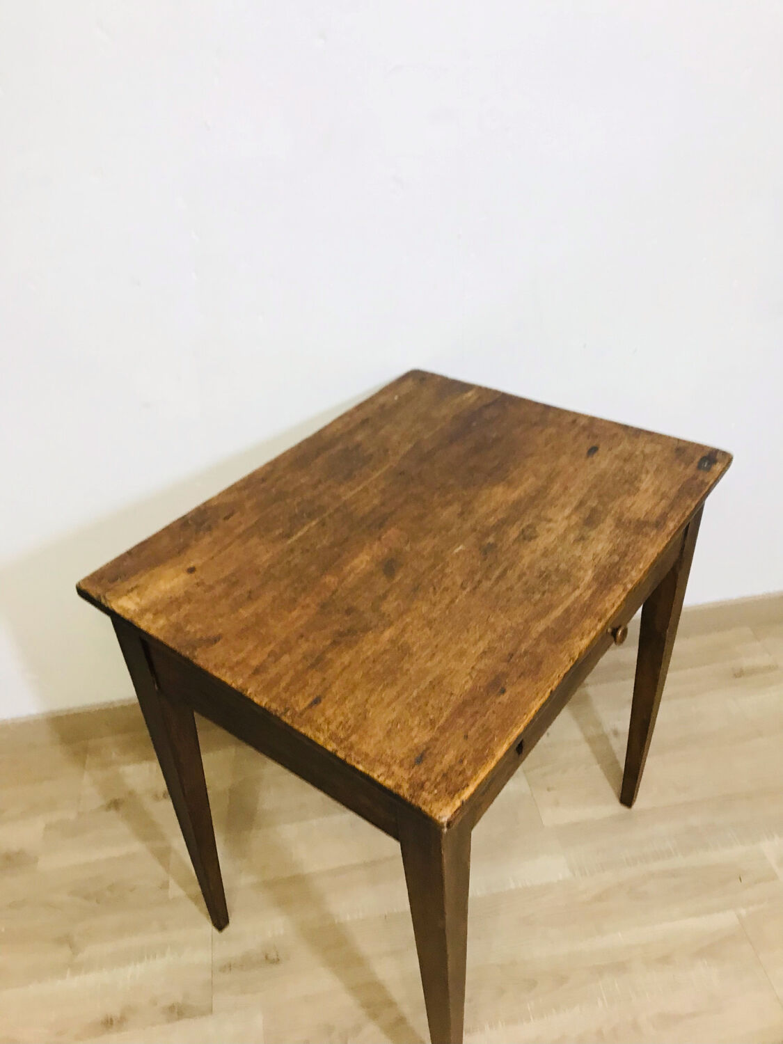 Wooden desk table