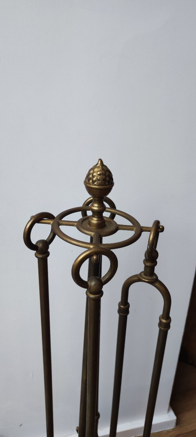 Solid brass fireplace servant 4 accessories.