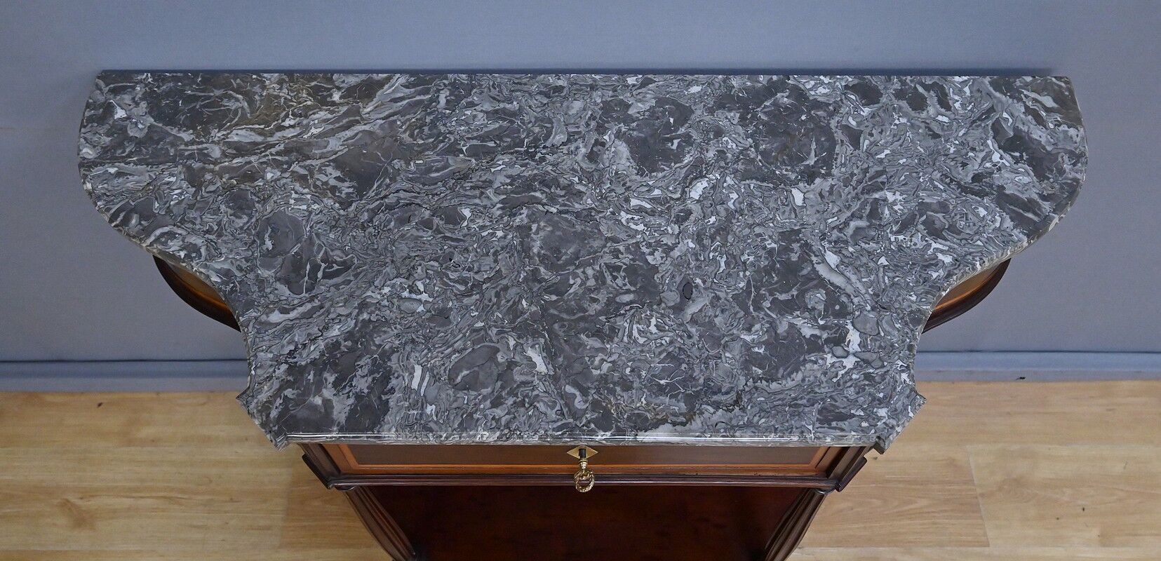 Console in mahogany and marble, Louis XVI period – late 18th century.