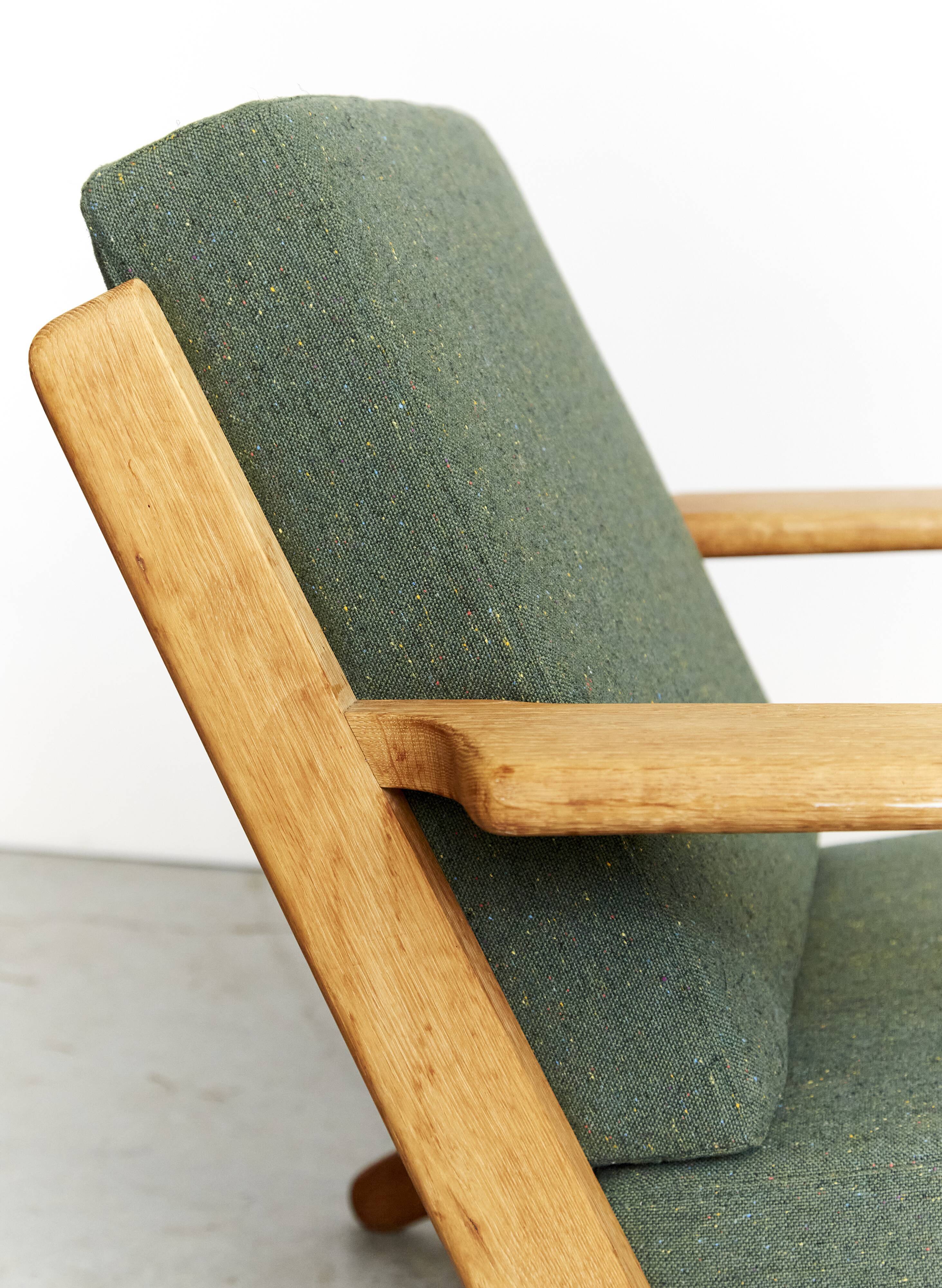 Hans J.Wegner armchair GE290 "The Plank" for Getama