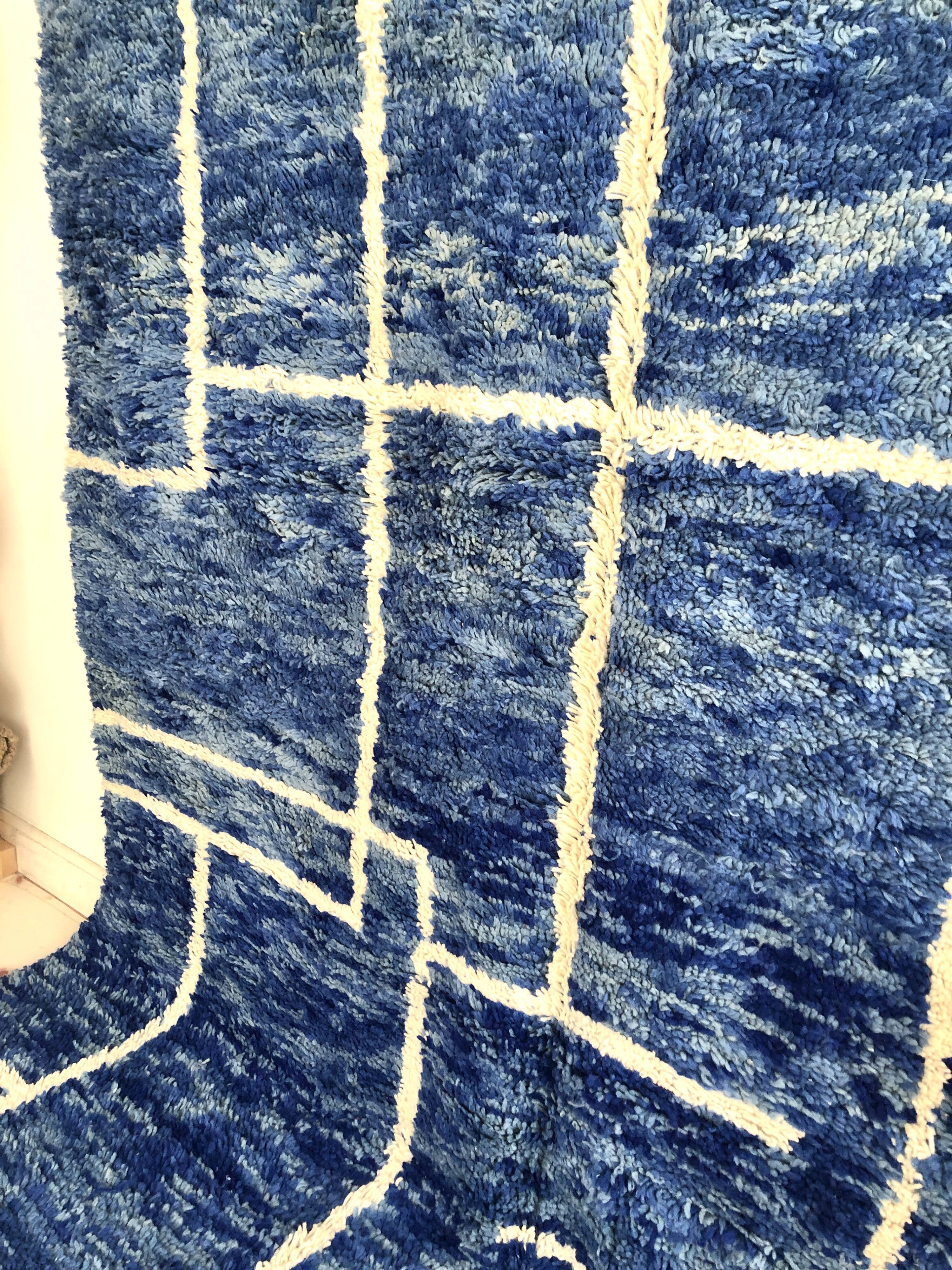 Moroccan Berber carpet Beni Ouarain blue mottled with white patterns 3,37x2.08m