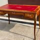 Bureau en marqueterie  bois de rose style Louis XV